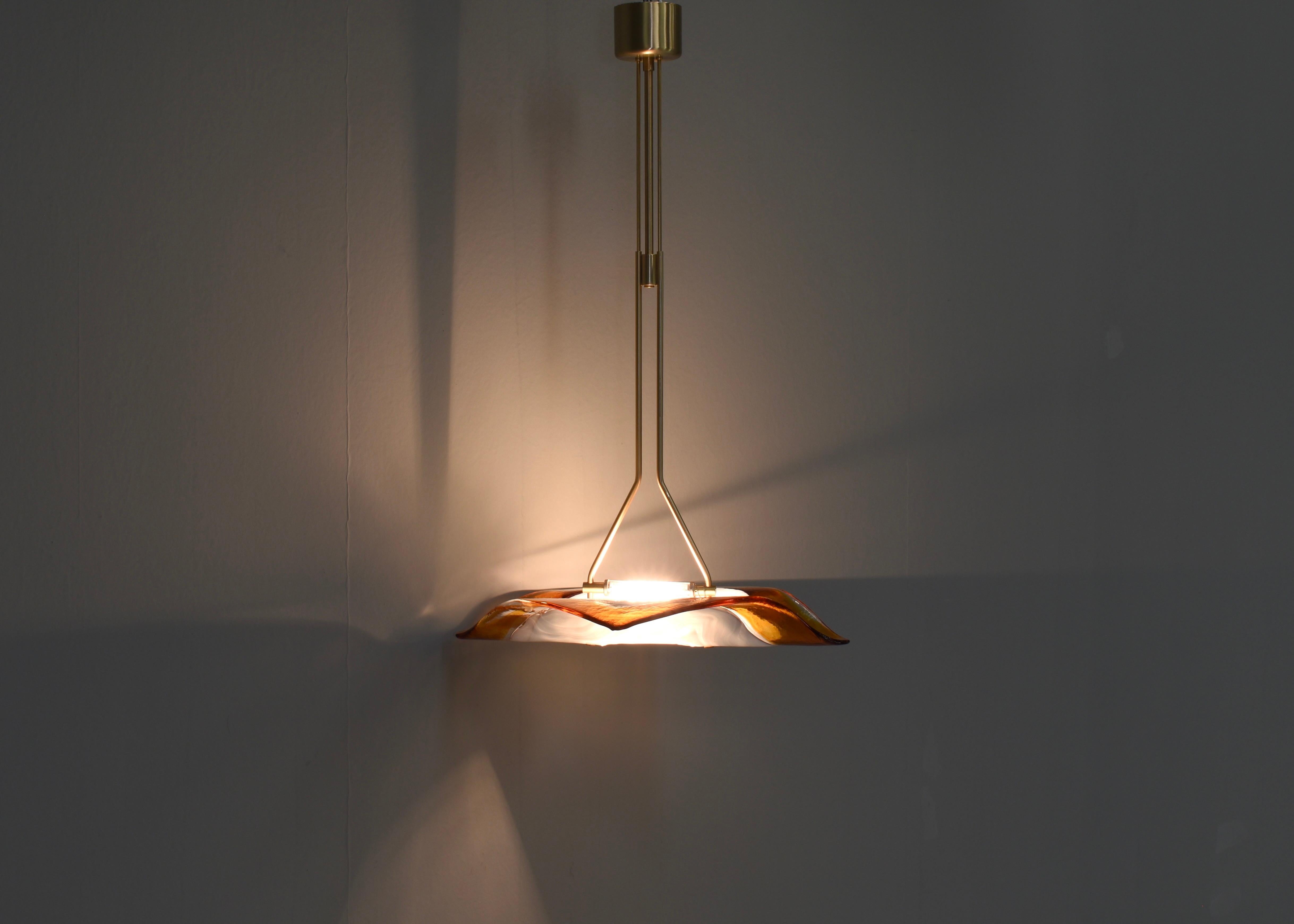 La Murrina 'Albatros' Pendant Lamp Murano Glass / Brass Details Italy circa 1980 In Good Condition In Pijnacker, Zuid-Holland