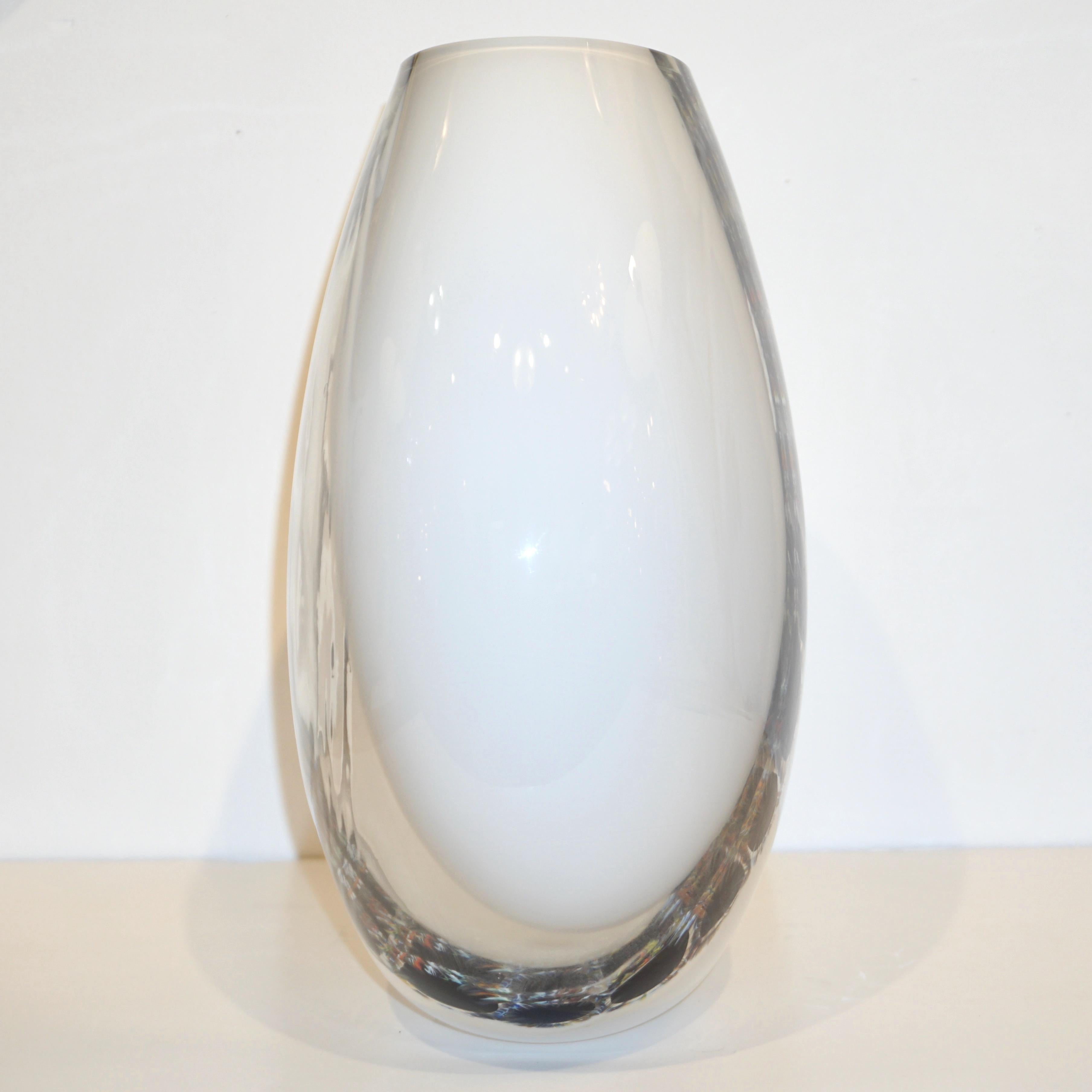 Late 20th Century La Murrina Attribuited 1980 Black White Murano Glass Vase with Tiger Eye Murrine