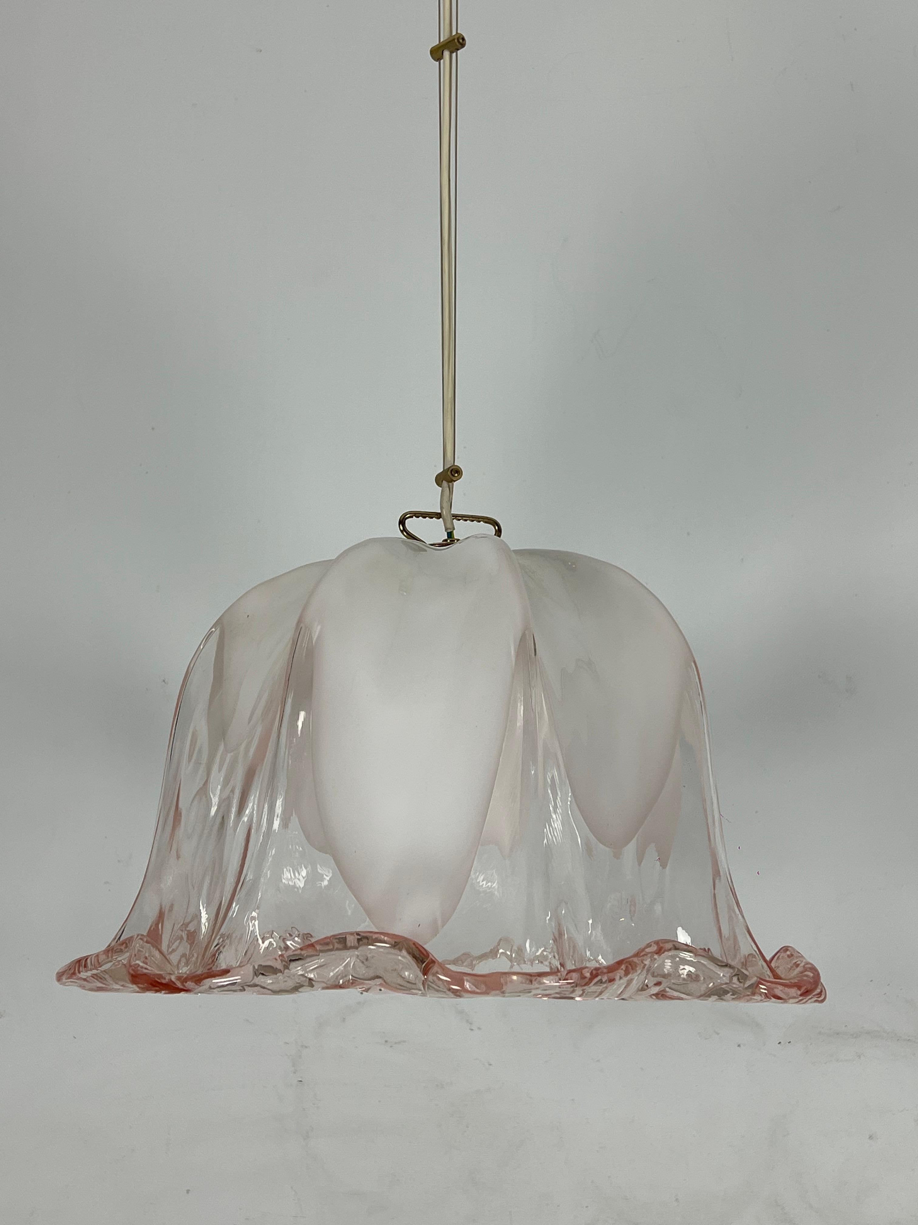 Mid-Century Modern La Murrina chandelier in pink and white Murano glass. Italy 1970s For Sale