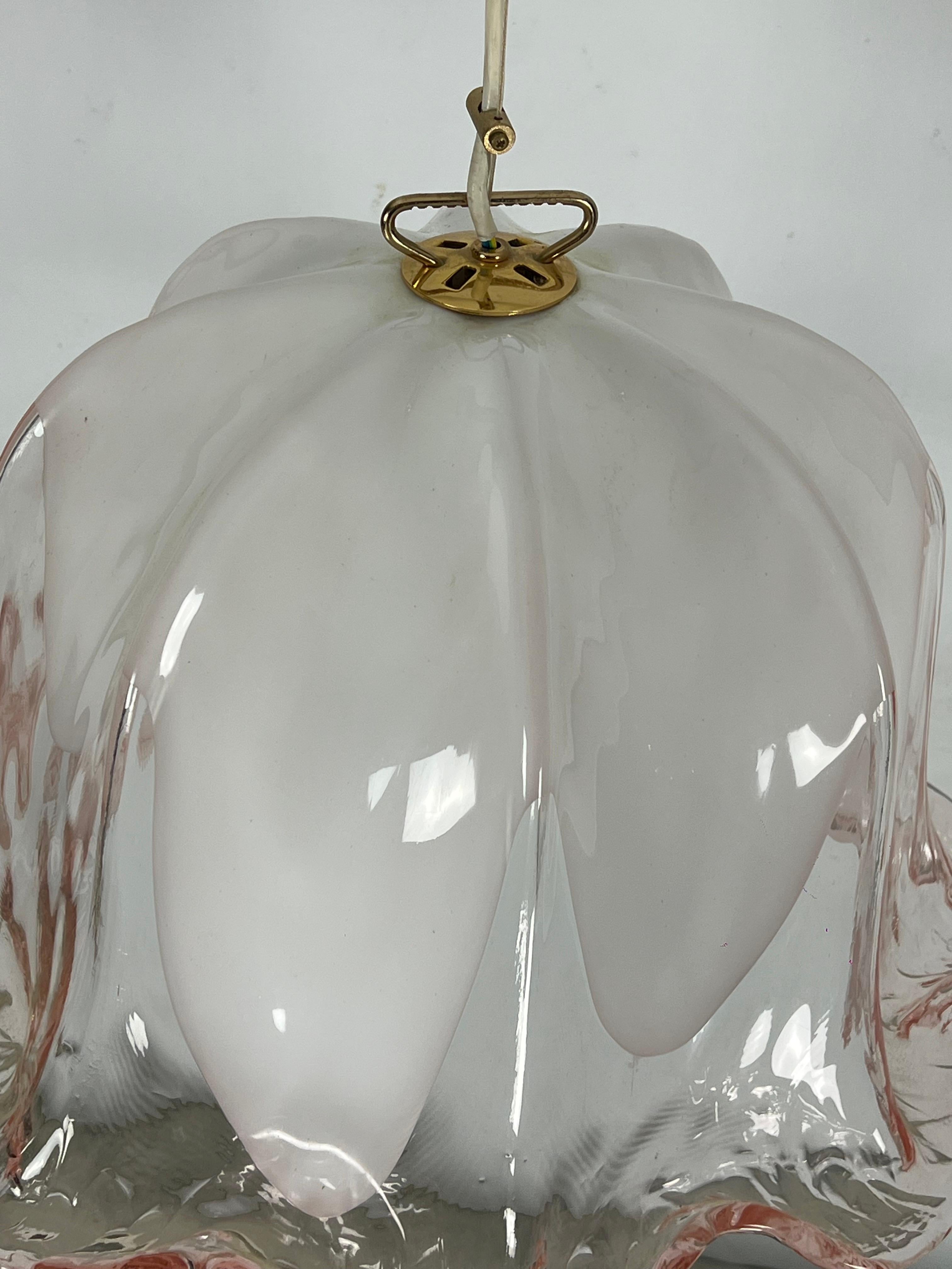 La Murrina chandelier in pink and white Murano glass. Italy 1970s For Sale 2