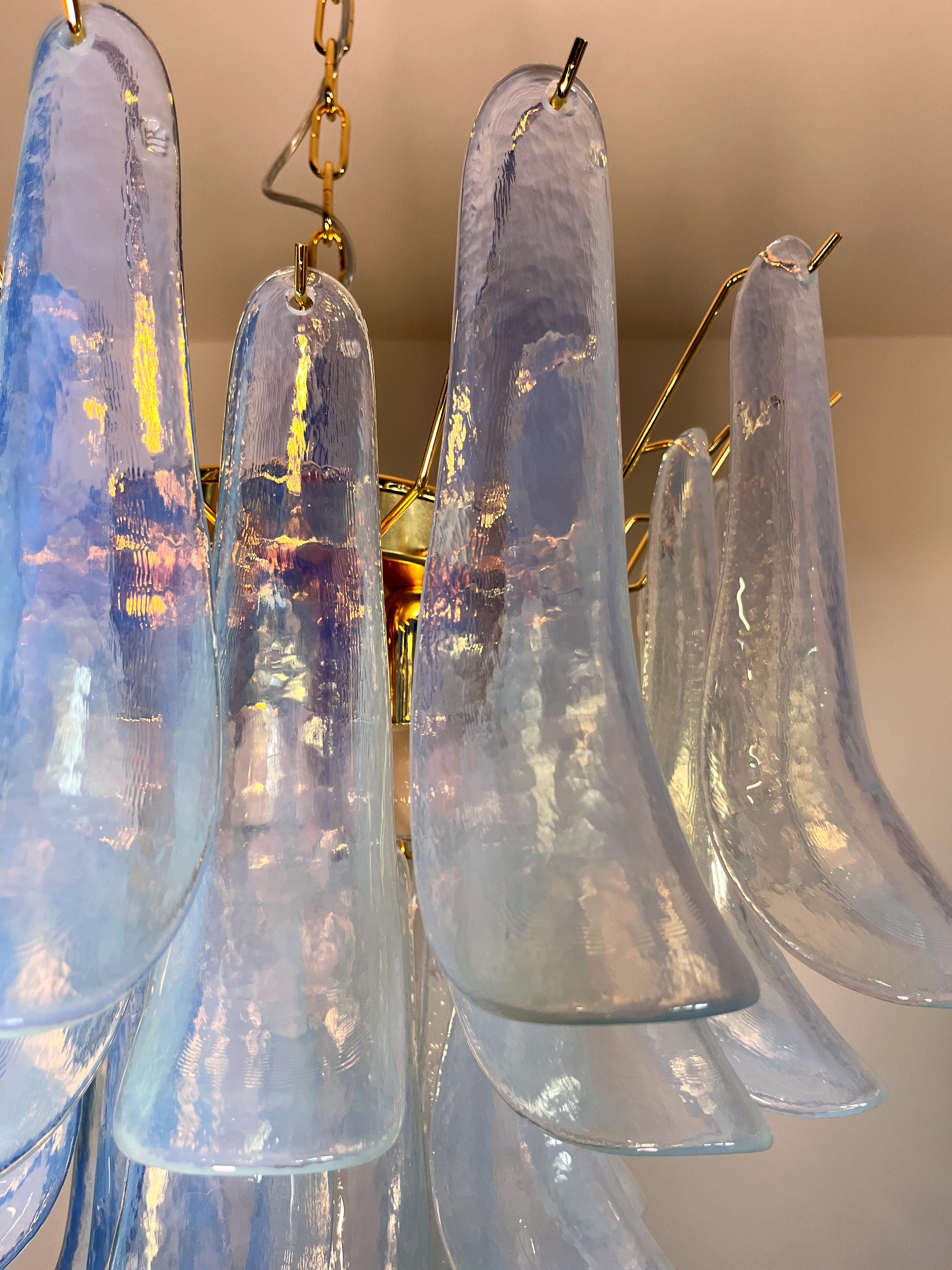La Murrina glass chandelier - 36 opal petals - golden plated metal frame. For Sale 2