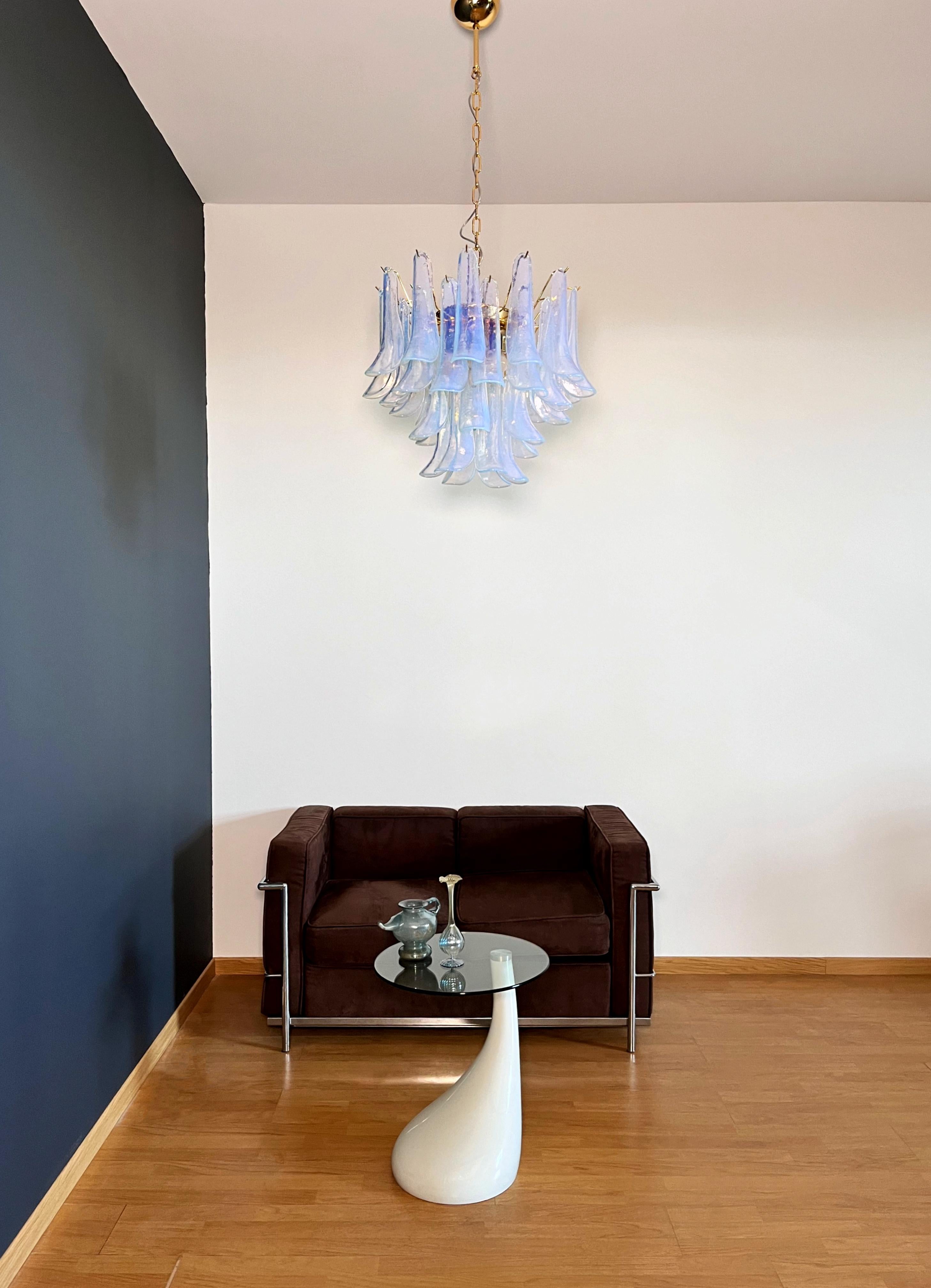 La Murrina glass chandelier - 36 opal petals - golden plated metal frame. For Sale 3