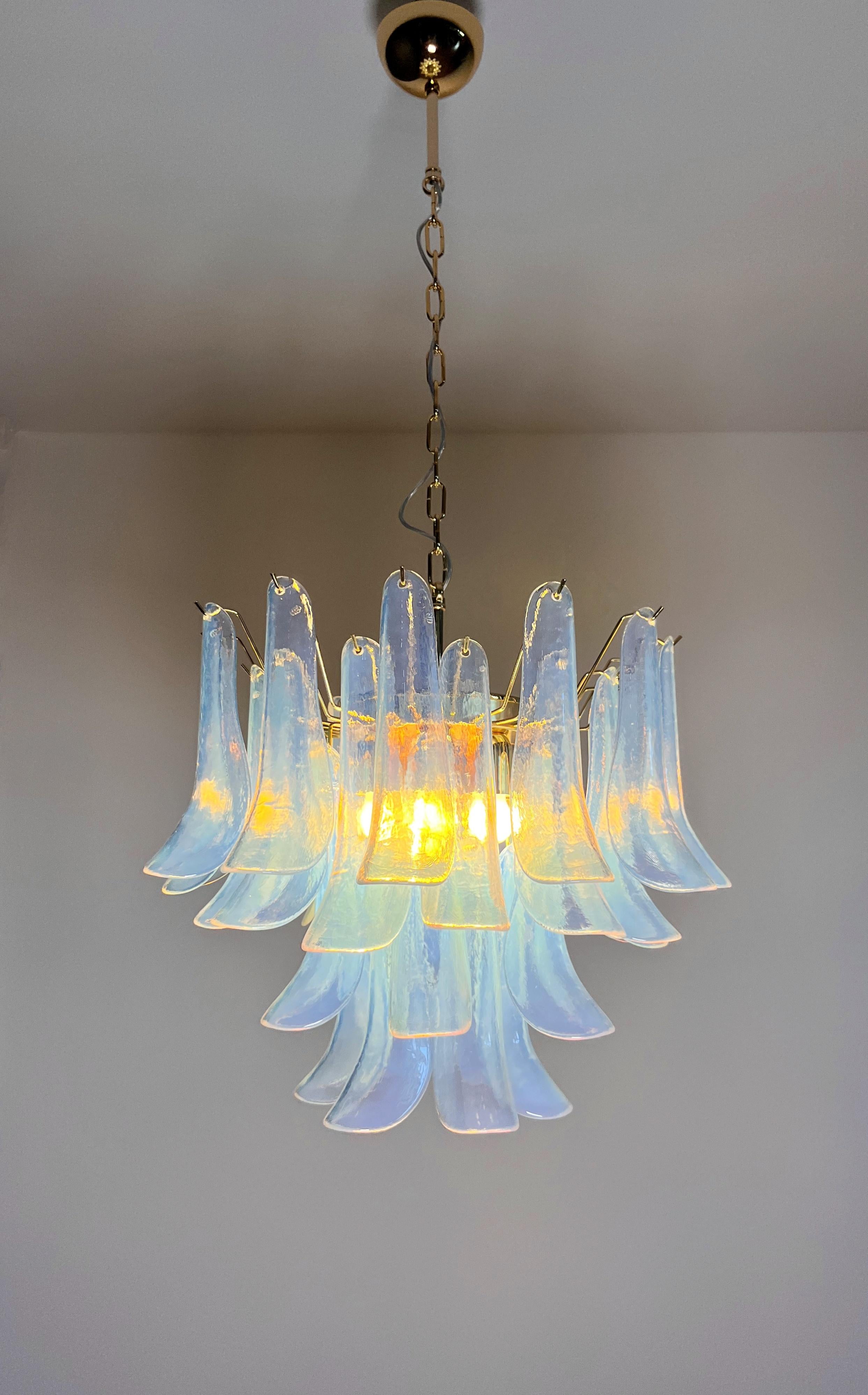 La Murrina glass chandelier - 36 opal petals - golden plated metal frame. For Sale 5