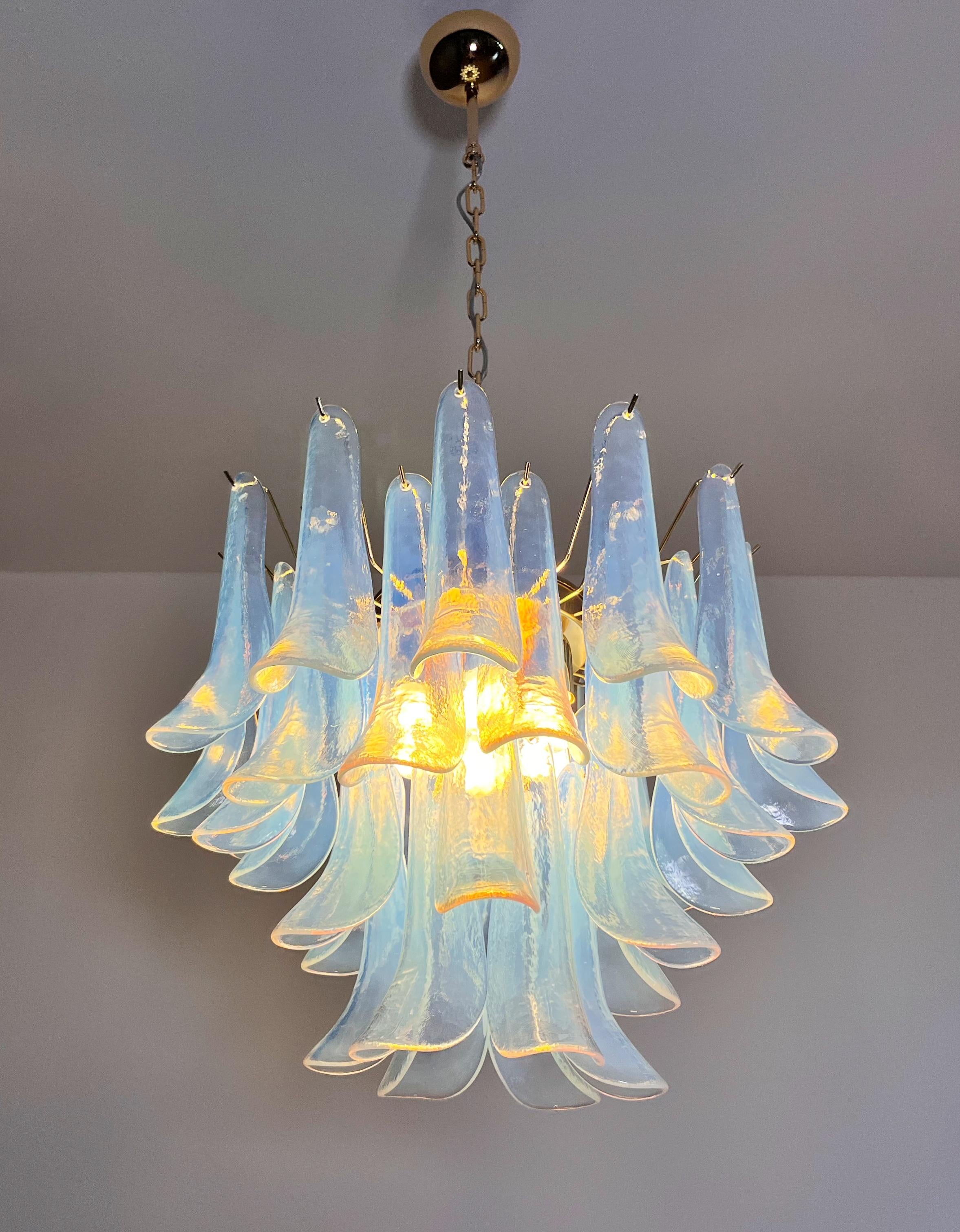 La Murrina glass chandelier - 36 opal petals - golden plated metal frame. For Sale 8