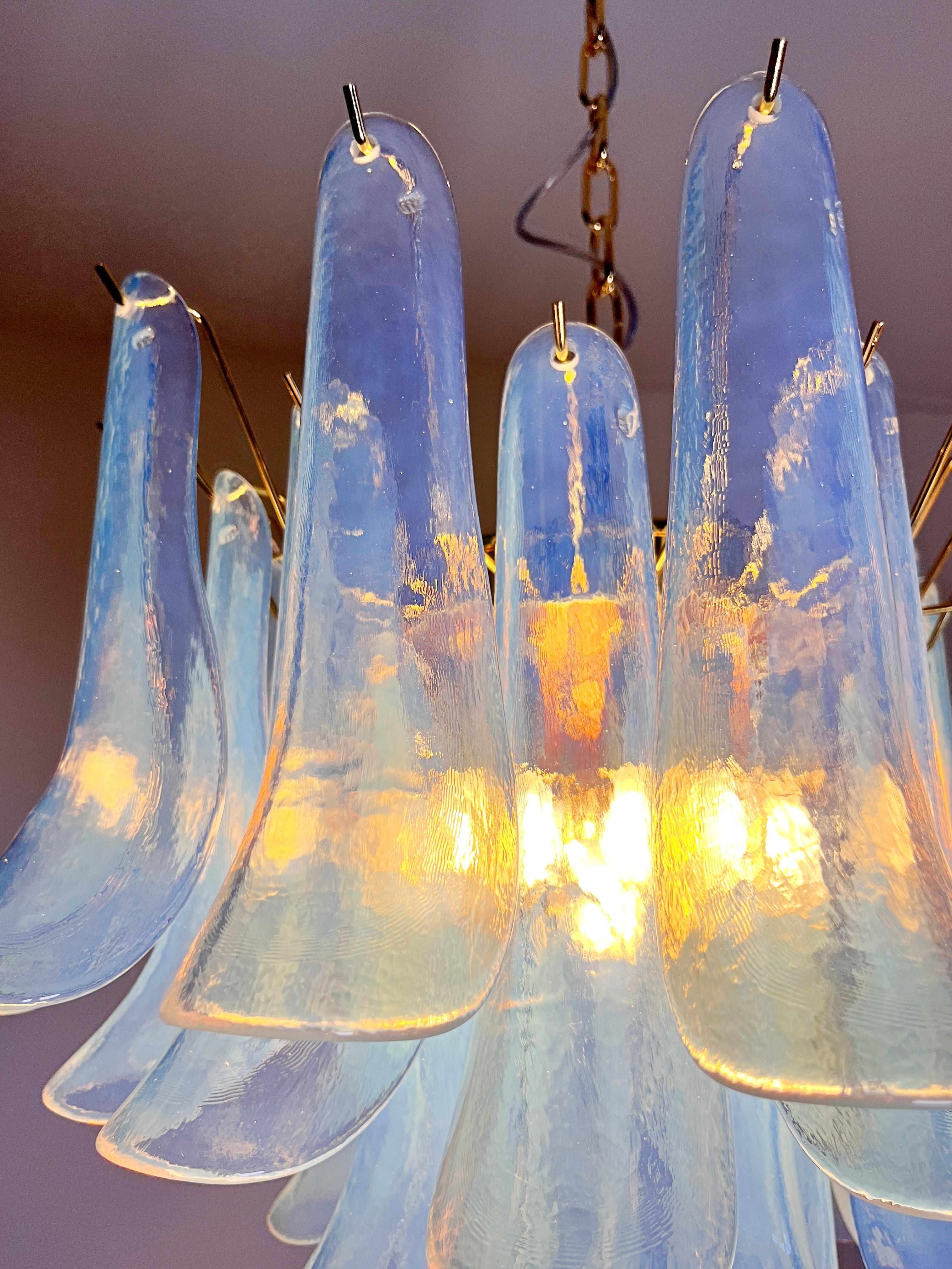 La Murrina glass chandelier - 36 opal petals - golden plated metal frame. For Sale 12