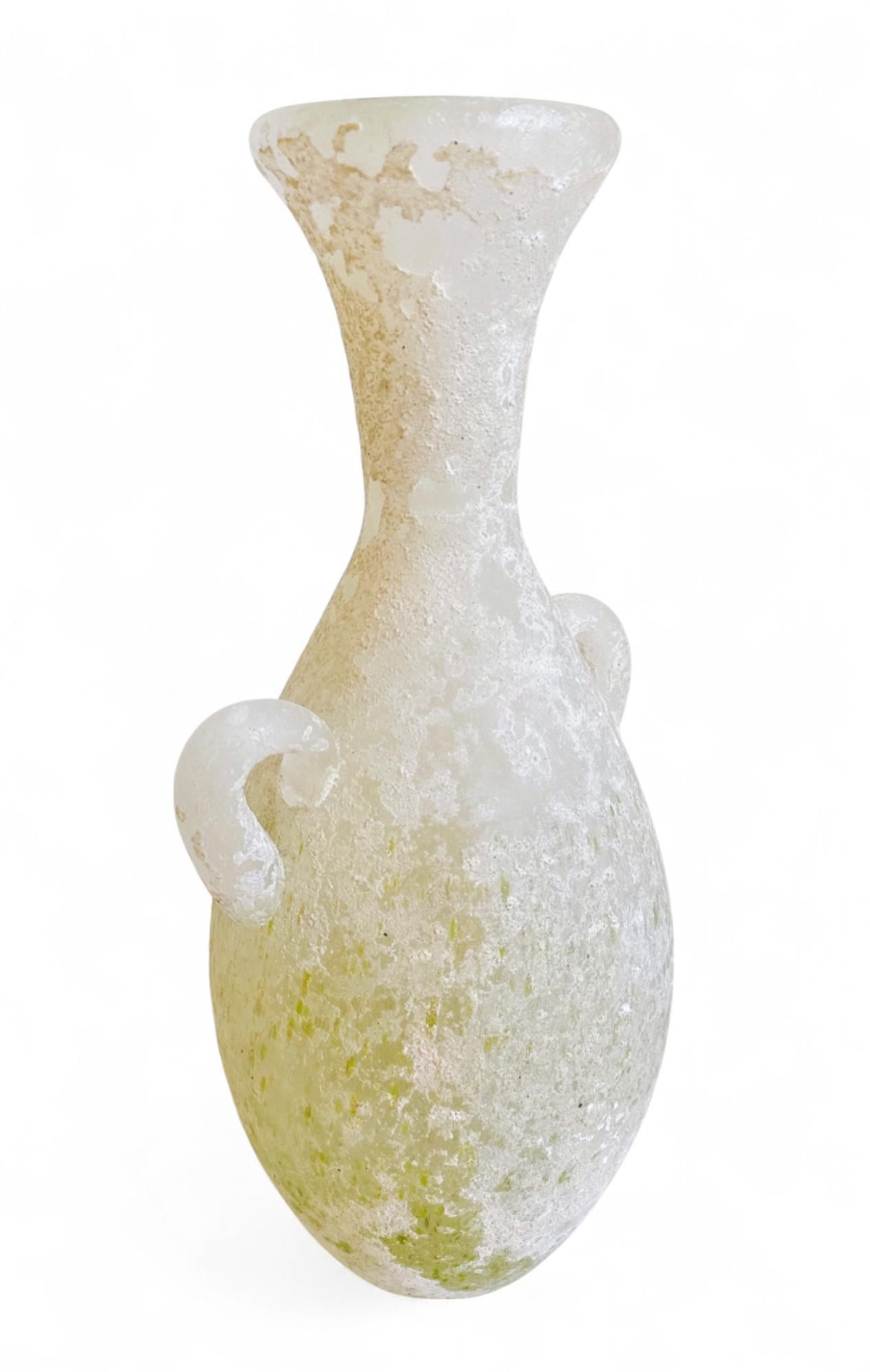 Fatto a mano Vaso ad anfora in vetro di Murano con decorazione Scavo - Firmato in vendita