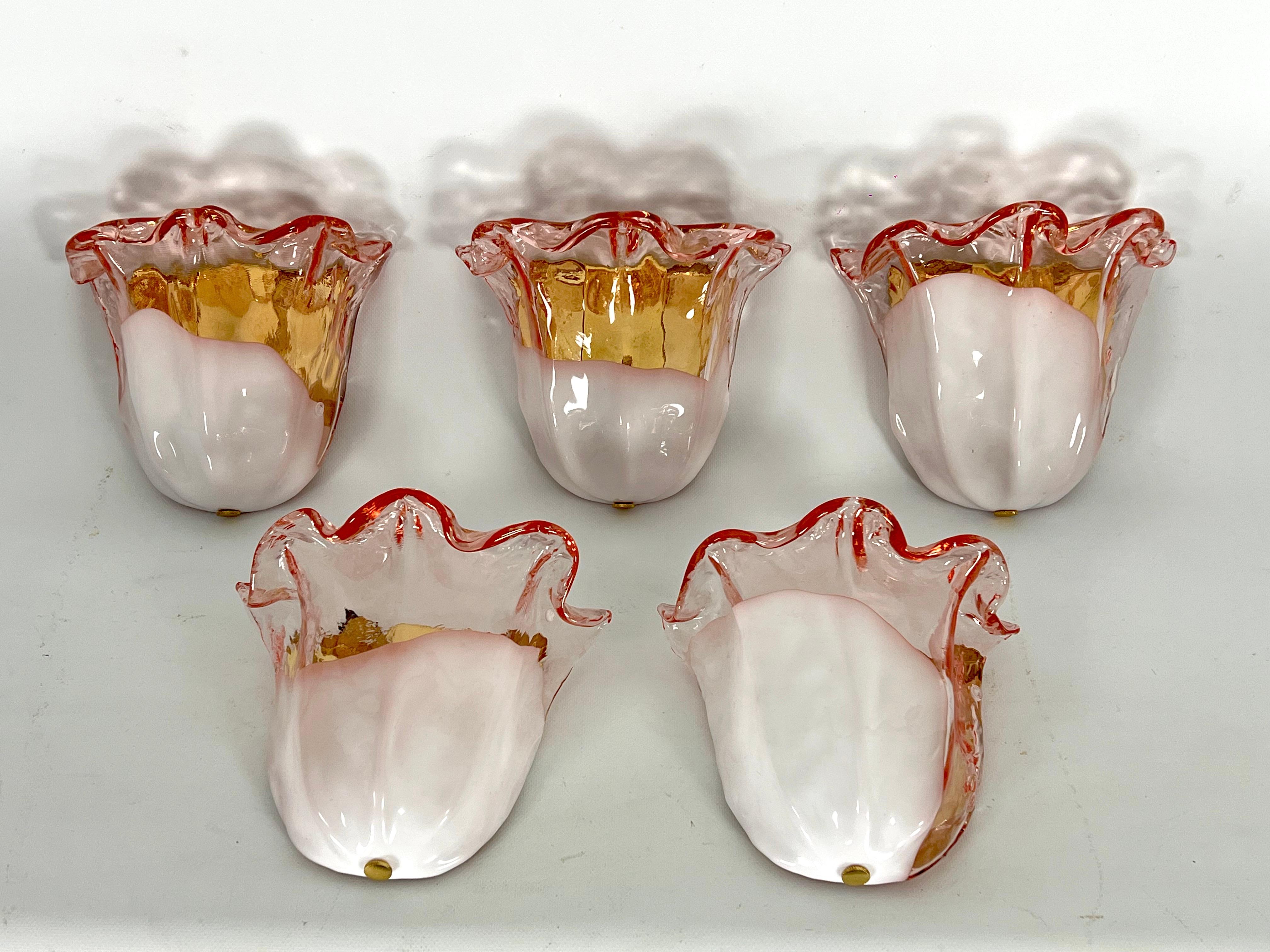 Mid-Century Modern La Murrina Set of five sconces in pink and white Murano glass. Italy 1970s For Sale