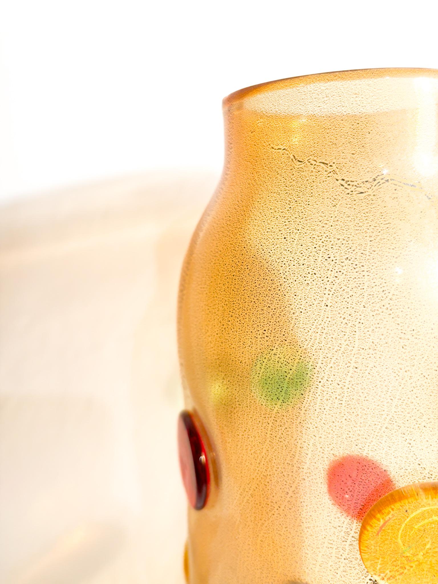 La Murrina Vase aus mehrfarbigem Muranoglas mit Blattgold aus den 1980er Jahren (Moderne der Mitte des Jahrhunderts) im Angebot