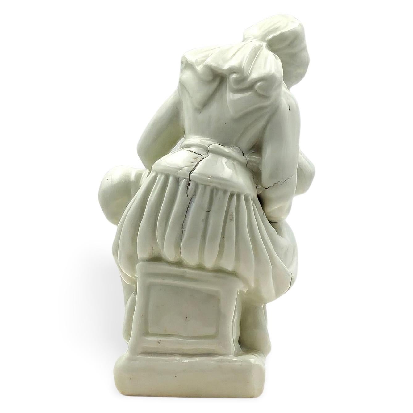 Moulé La Nourrice - Figure d'allaitement en porcelaine, Liverpool, vers 1759 en vente