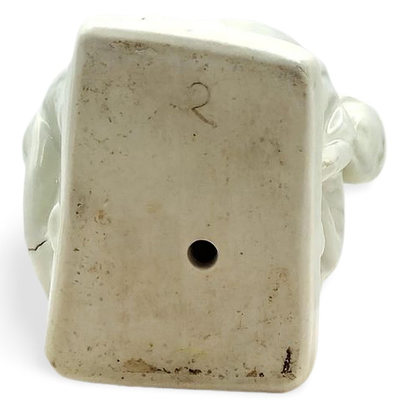 La Nourrice - Figure d'allaitement en porcelaine, Liverpool, vers 1759 en vente 1