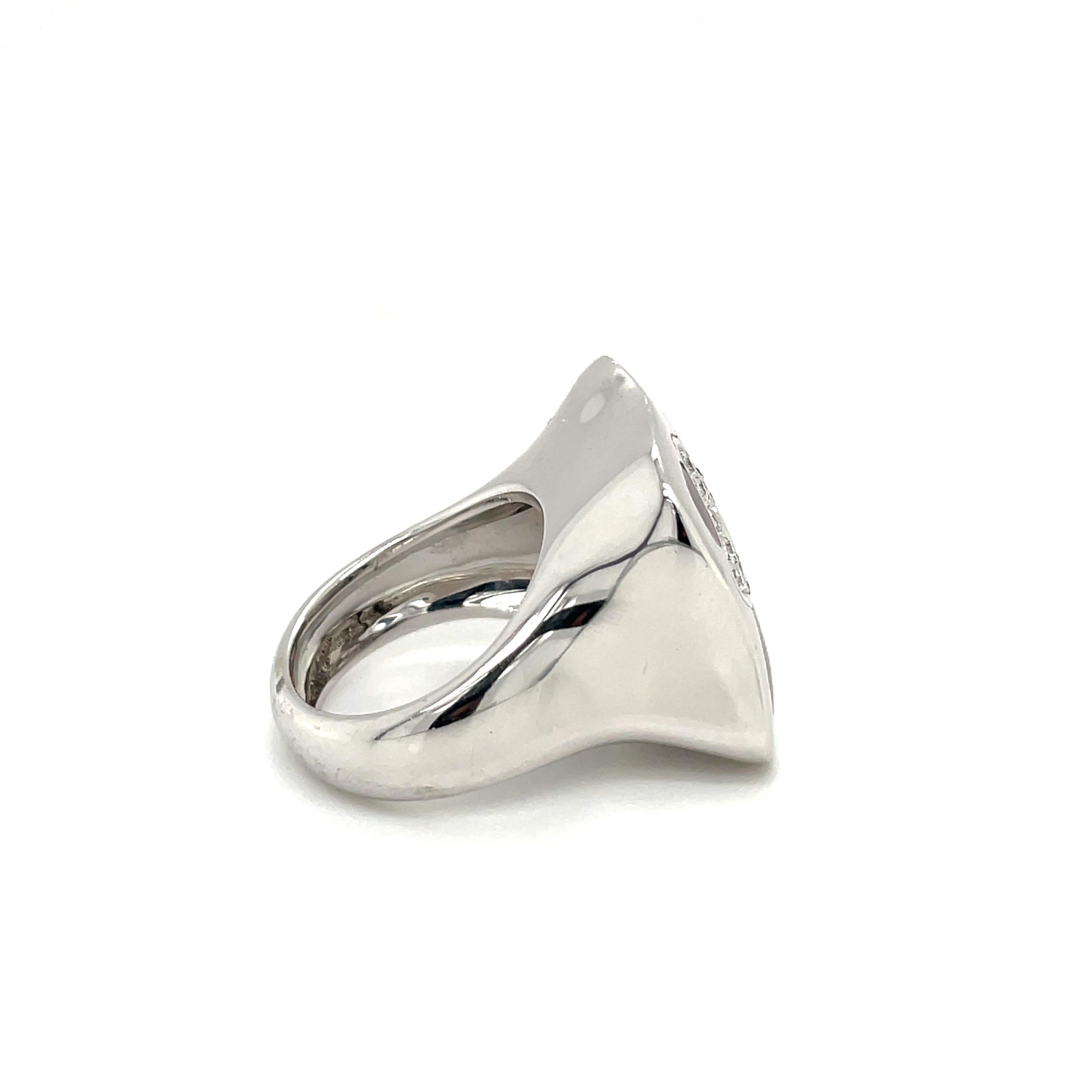 Round Cut La Nouvelle 18kt White Gold Fiori Ring .39cts Diamond & Enamel For Sale