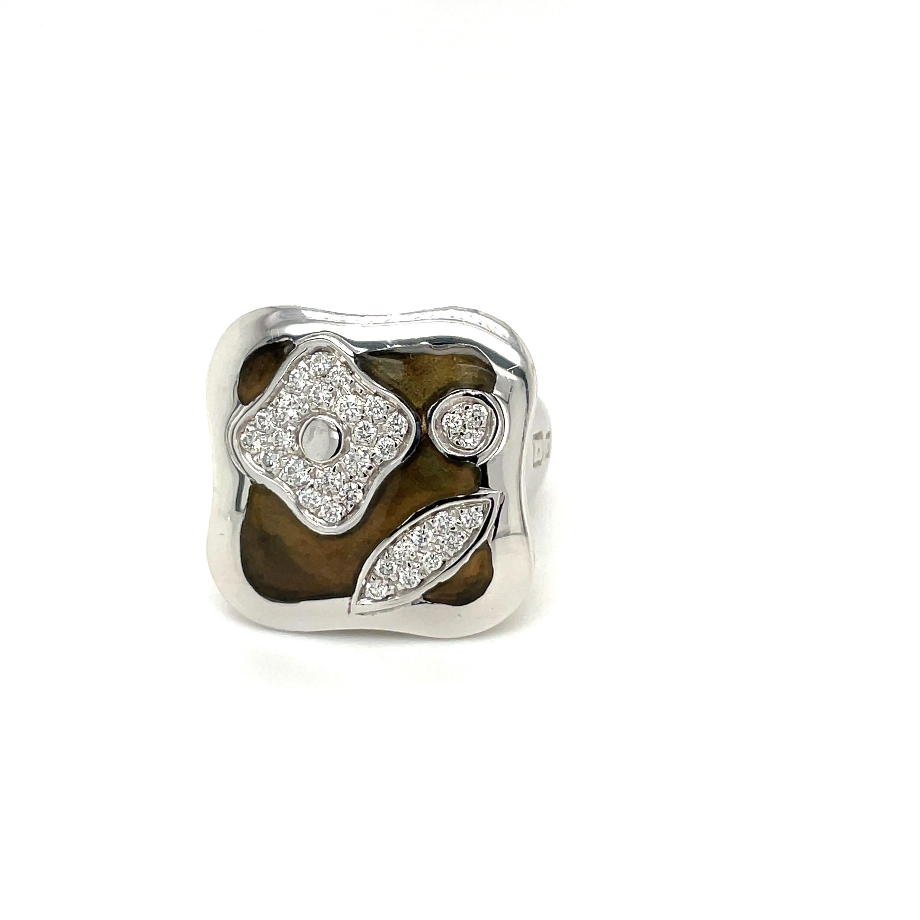 La Nouvelle 18kt White Gold Fiori Ring .39cts Diamond & Enamel In New Condition For Sale In New York, NY