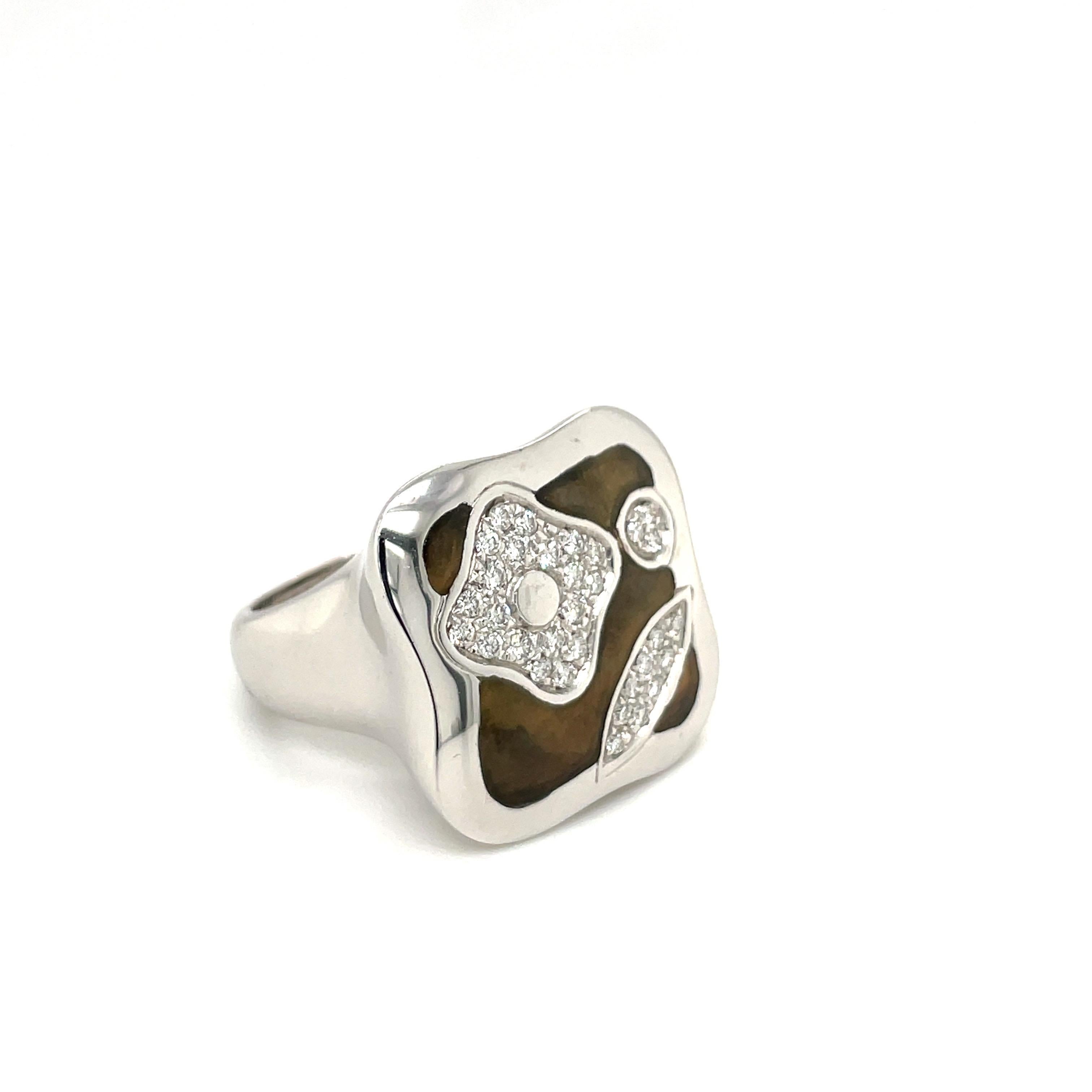 La Nouvelle 18kt White Gold Fiori Ring .39cts Diamond & Enamel For Sale 2