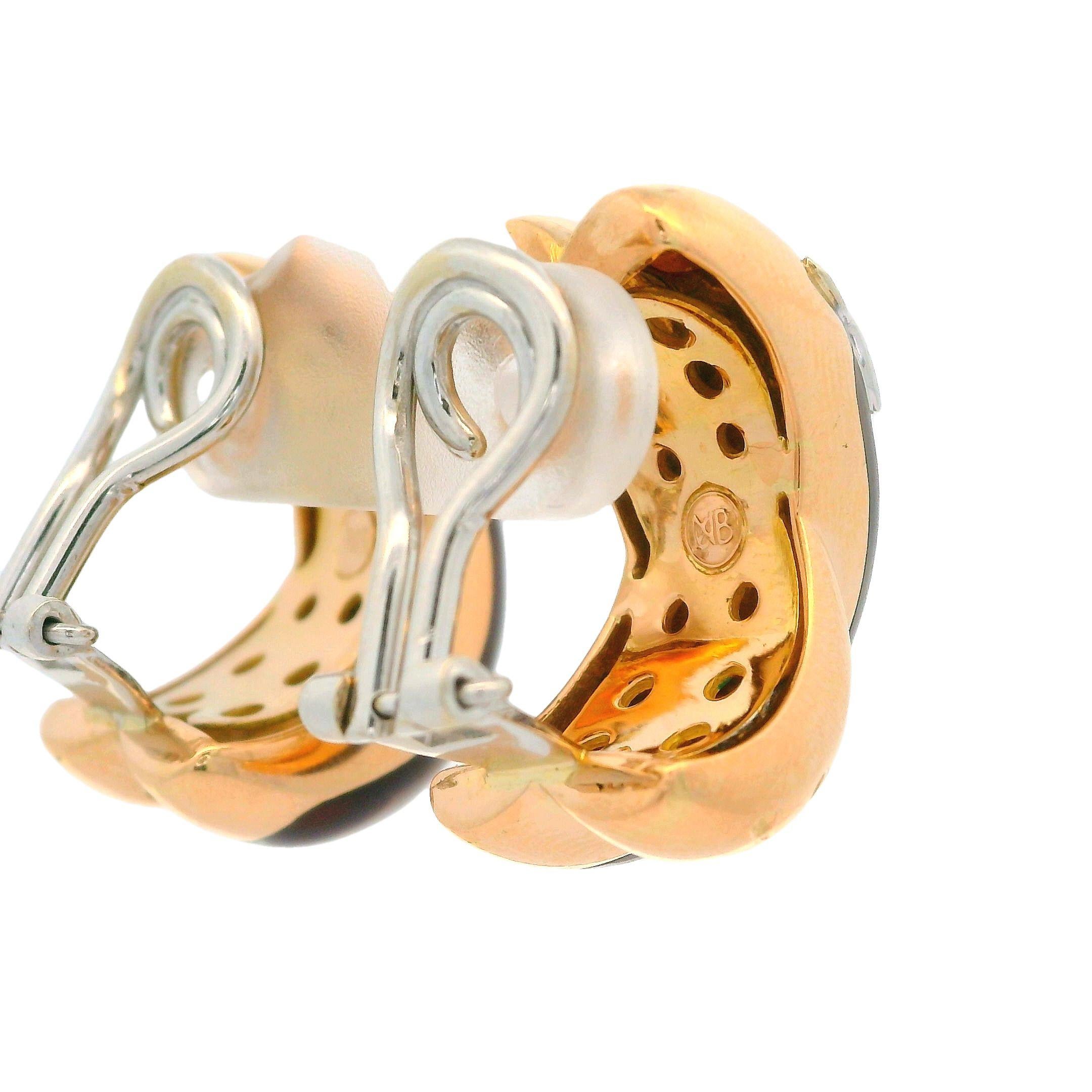 La Nouvelle Bague Pendientes con clip de oro de 18 quilates, diamantes y esmalte rojo, diseño X en venta 1
