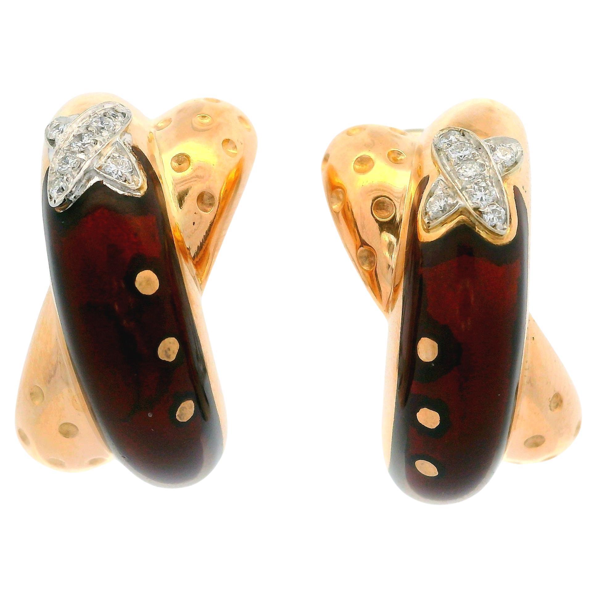 La Nouvelle Bague Pendientes con clip de oro de 18 quilates, diamantes y esmalte rojo, diseño X en venta