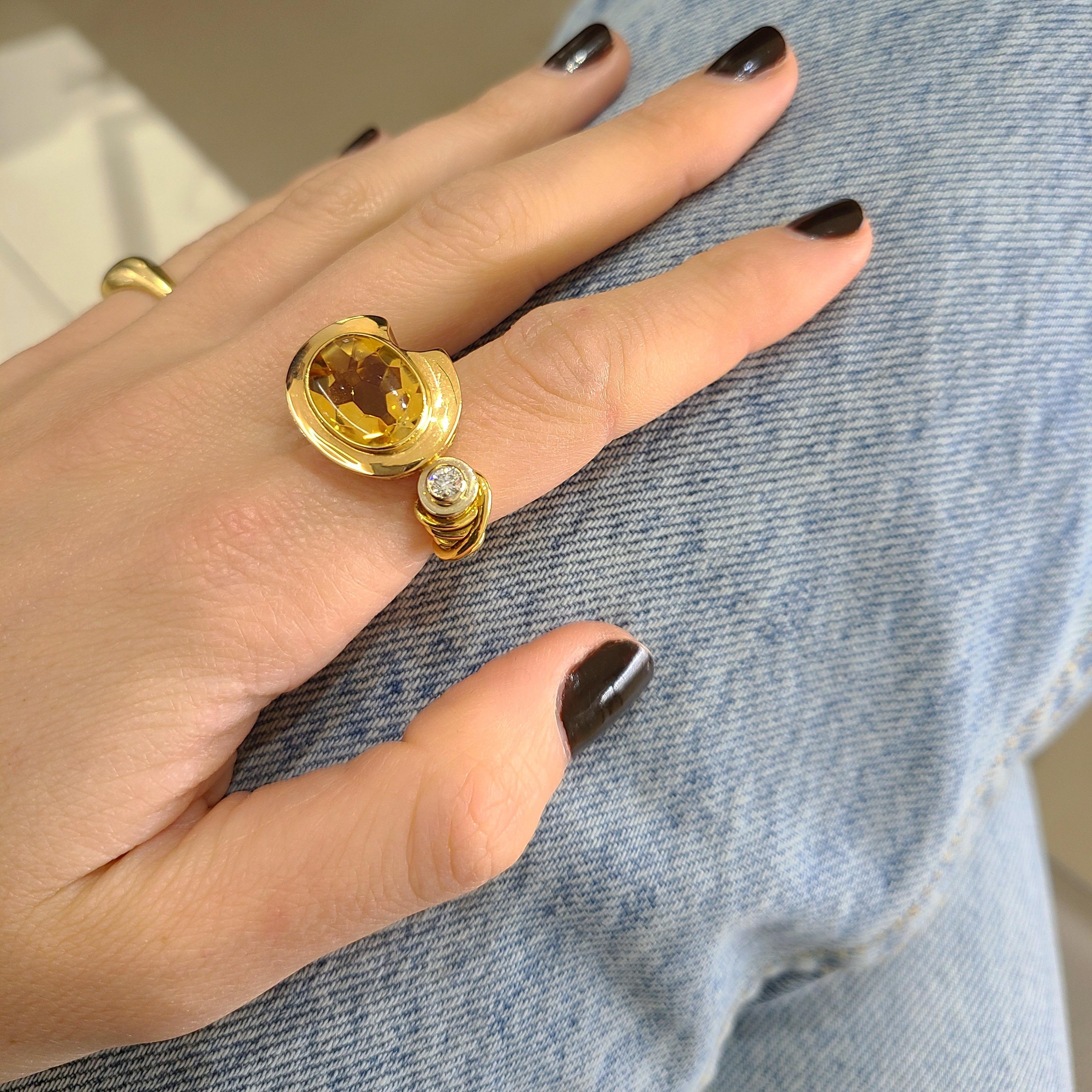 Oval Cut La Nouvelle Bague 18 Karat Gold Ring with Oval Citrine and Diamond Ring