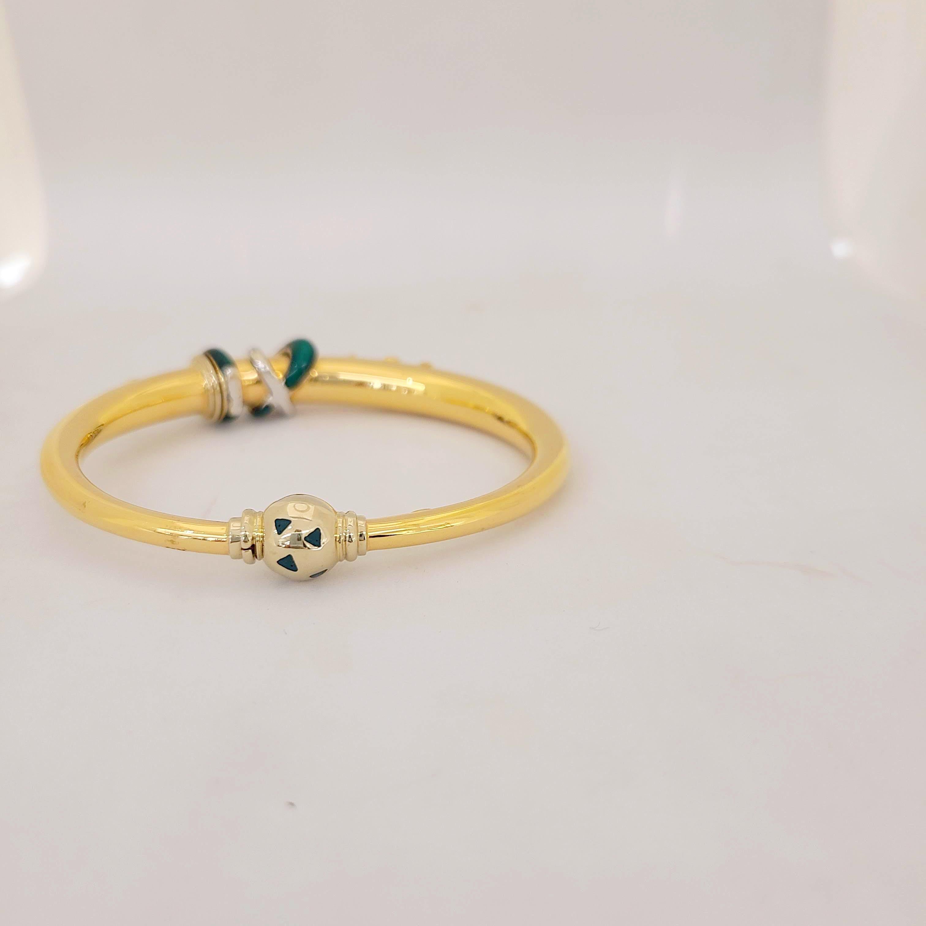 La Nouvelle Bague 18 Karat Gold Bangle Bracelet with Diamonds and Green Enamel In New Condition For Sale In New York, NY