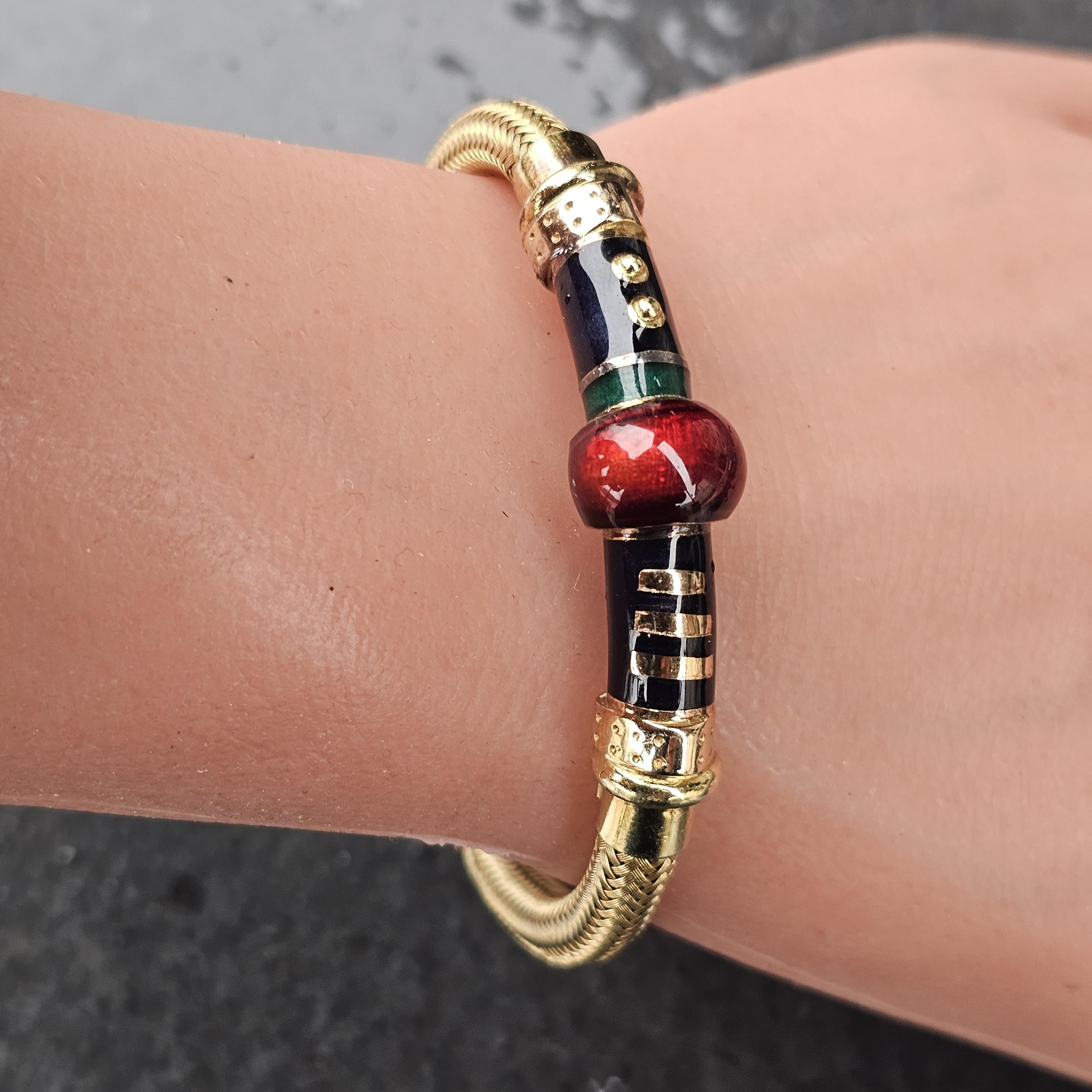 La Nouvelle Bague Armreif 18k Gelbgold 925 Silber Emaille Blau Rot im Angebot 1