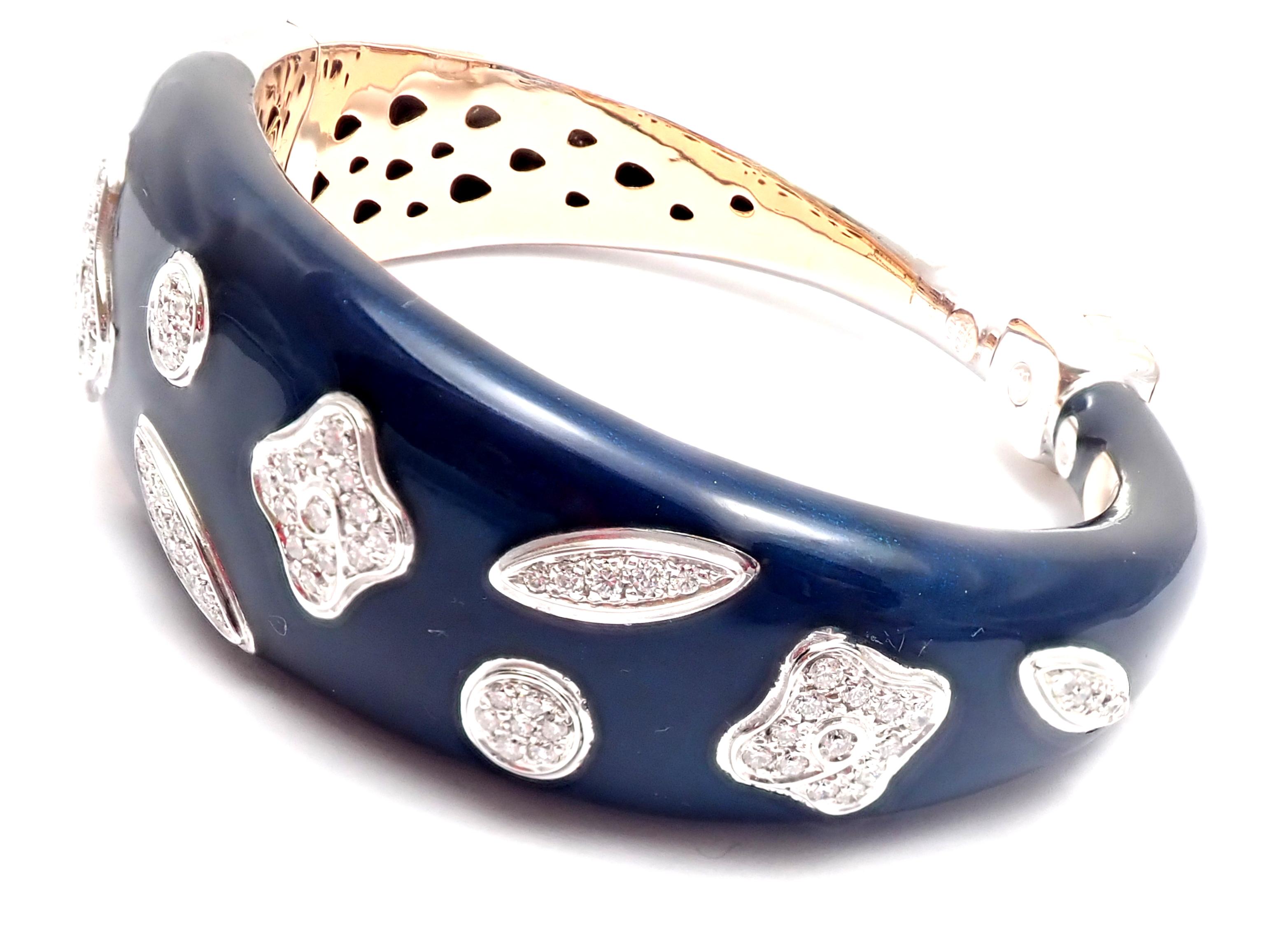 18k White Gold Diamond Enamel Bangle Bracelet by La Nouvelle Bague.
With Round brilliant-cut diamonds VS1 clarity, G color totaling 1ct
Details:
Length: 7