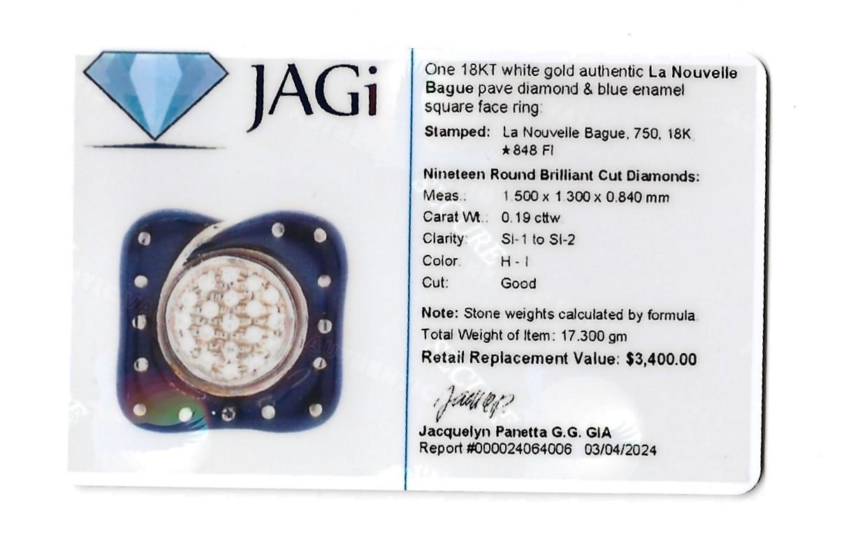 La Nouvelle Bague, bague en or 18 carats avec grappe de diamants ronds et émail bleu carré en vente 5