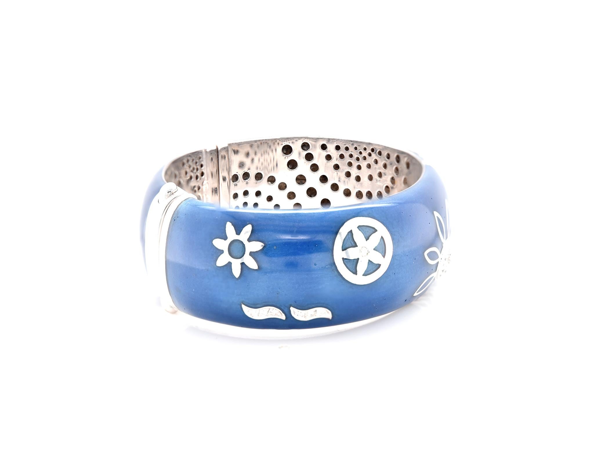 Taille ronde Bracelet jonc La Nouvelle Bague en argent sterling, émail bleu et diamants