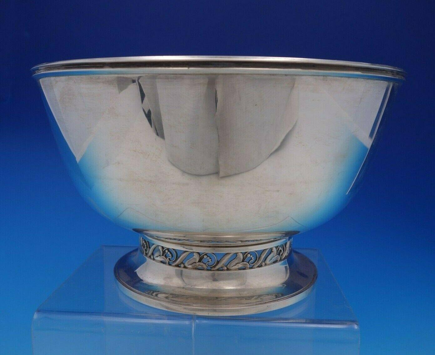 La Paglia by International

Superb La Paglia by International sterling silver bowl (Revere style) marked #13935-1. This bowl measures 5 7/8