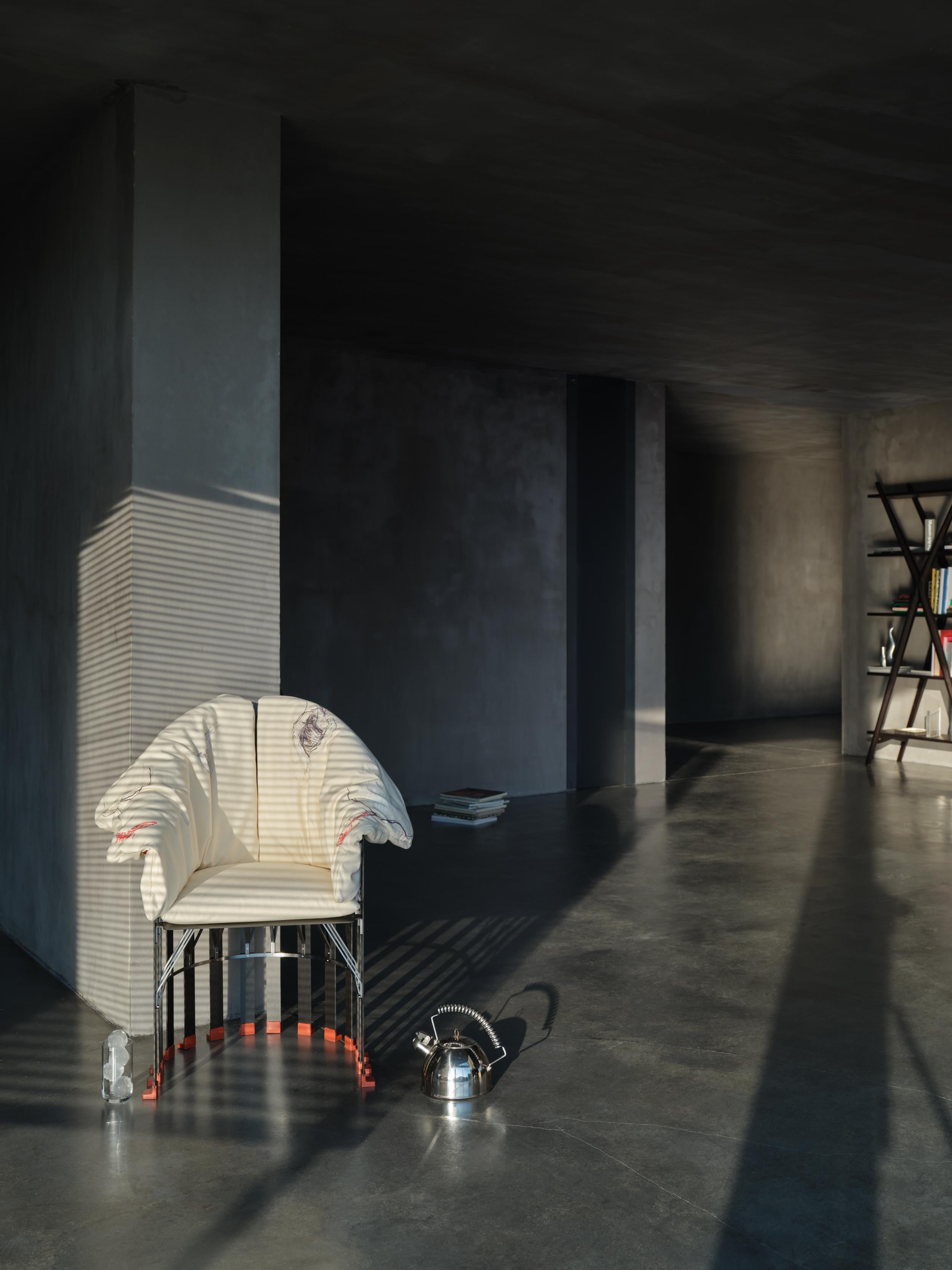 La Pagnotta Armchair in Carbon Fiber & Cotton by Gaetano Pesce For Sale 4