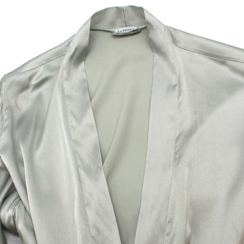La Perla Azalea Kimono-Bademantel aus einer Seidenmischung aus Satin US 4 im Zustand „Hervorragend“ in London, GB