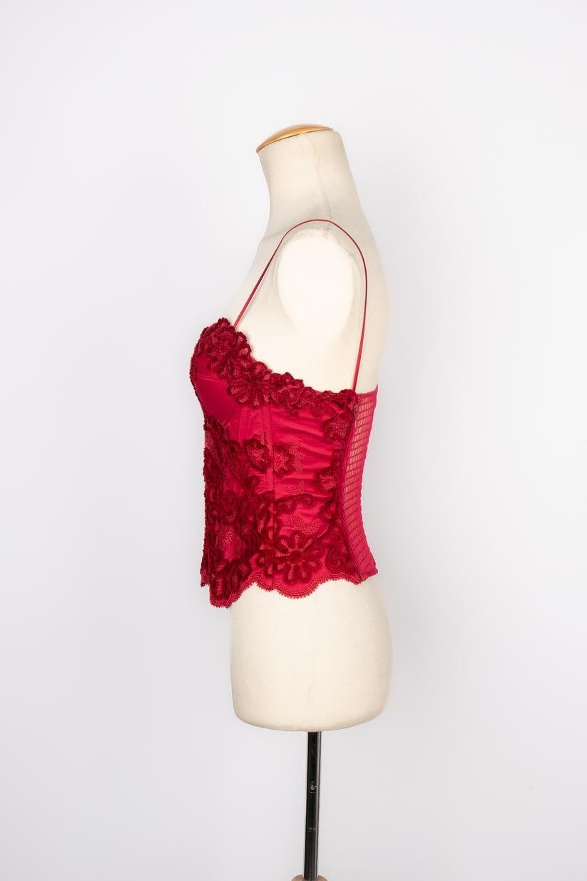 La Perla - Cherry red silk corset top covered with embroidered mesh. Size 40IT.

Additional information:
Condition: Very good condition
Dimensions: Chest: 36 cm - Length: 47 cm

Seller Reference: FH182
