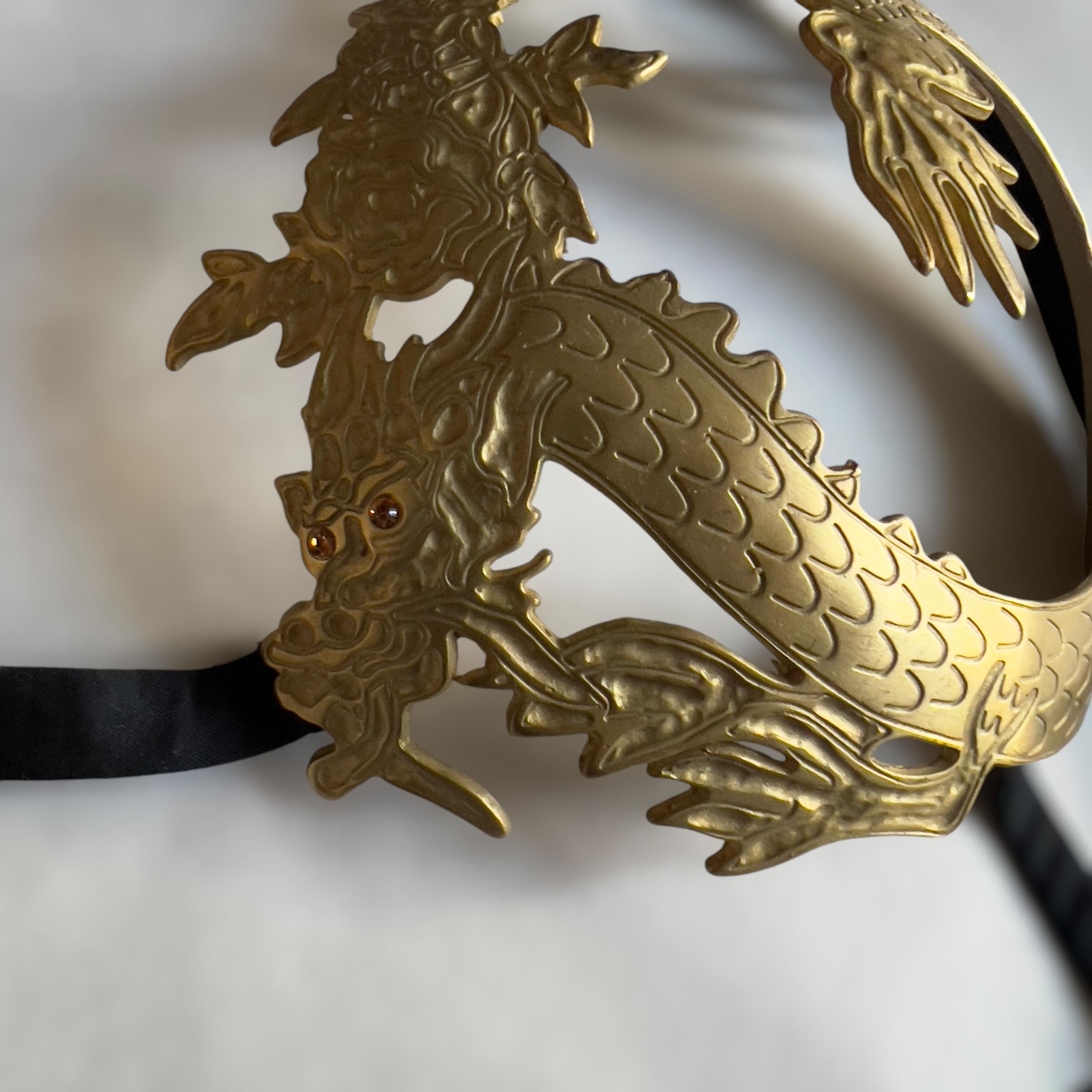 La Perla Circa 2007 Gold Dragon Metal Bra In Good Condition For Sale In CAPELLE AAN DEN IJSSEL, ZH