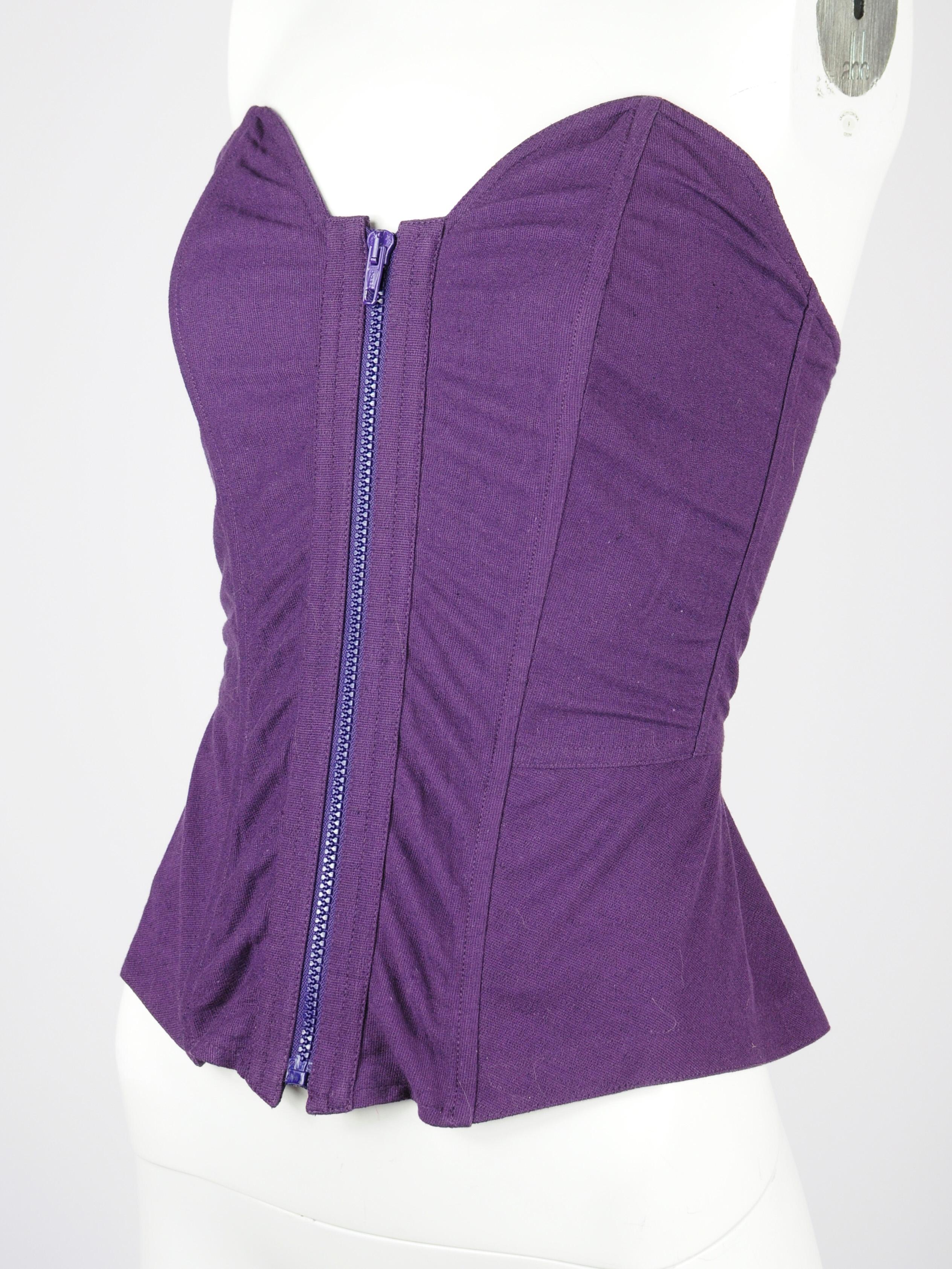 La Perla corset top in purple linen and cotton blend  from the early 1990s. This La Perla corset is deadstock, meaning it is new with tags and has never been worn before. It is reinforced with boning. The zipper opens all the way so it’s easy to put