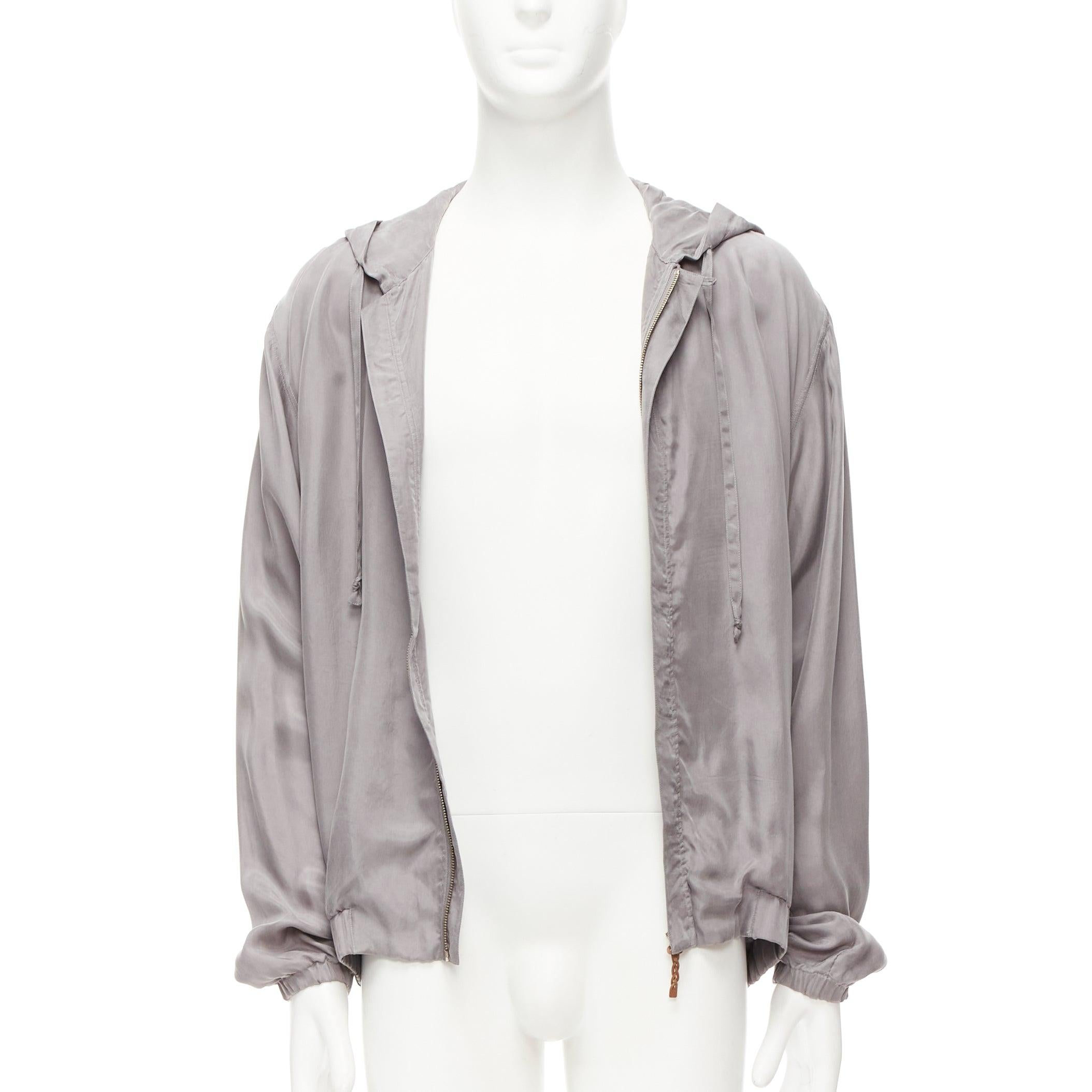LA PERLA grey silky invisible zipper brown leather tab elastic cuff hoodie M
Reference: CNLE/A00288
Brand: La Perla
Material: Cupro, Blend
Color: Grey
Pattern: Solid
Closure: Zip
Extra Details: Brown leather zipper head tab.
Made in:
