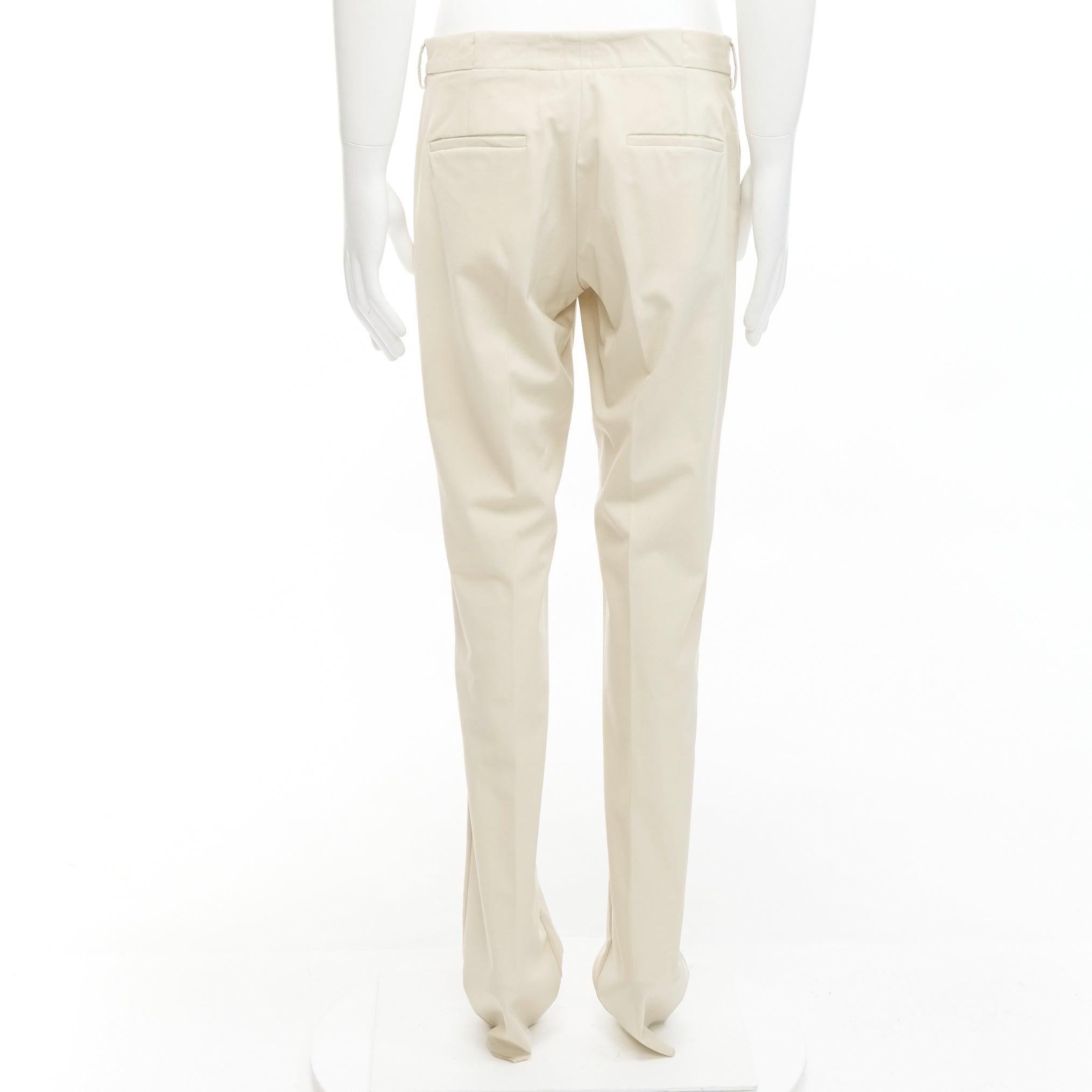 LA PERLA pantalon classique minimal à jambe droite en laine vierge mélangée beige clair M. en vente 1