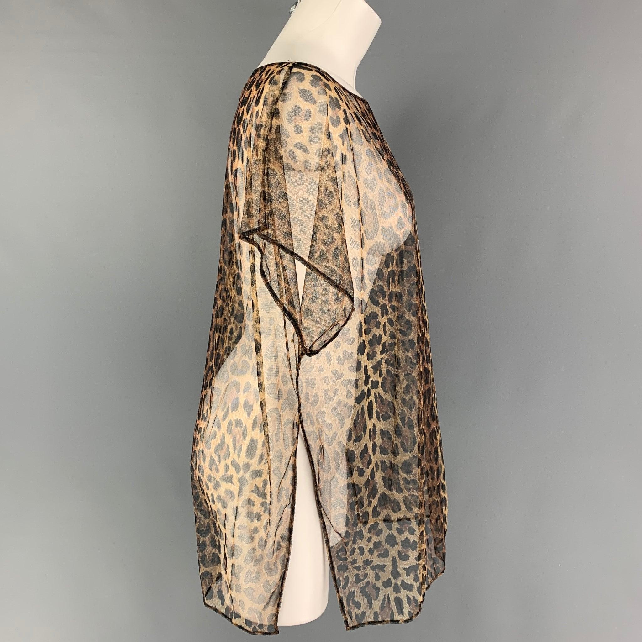 LA PERLA top comes in a black & brown animal print polyamide featuring a see through design and a bot neckline.
Made in Italy. Very Good
Pre-Owned Condition. 

Marked:   44 

Measurements: 
 
Shoulder: 16.5 inches  Bust: 48 inches  Length: 28 inches