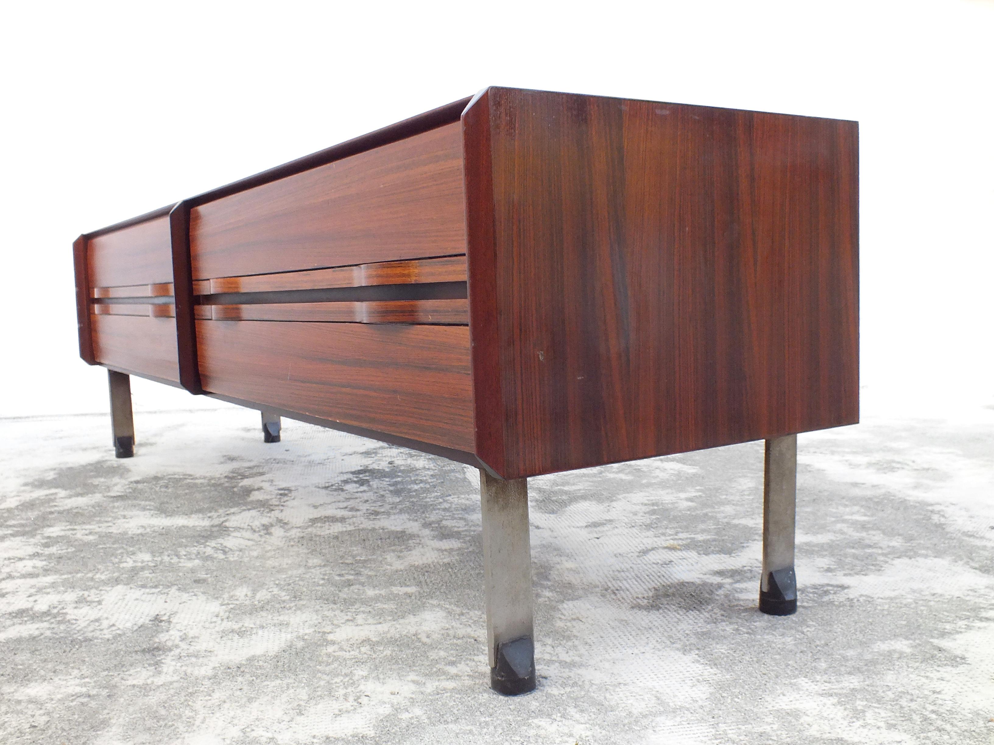 La Permanente meuble Cantu' Italy minimalist sideboard probable Frattini design  For Sale 4