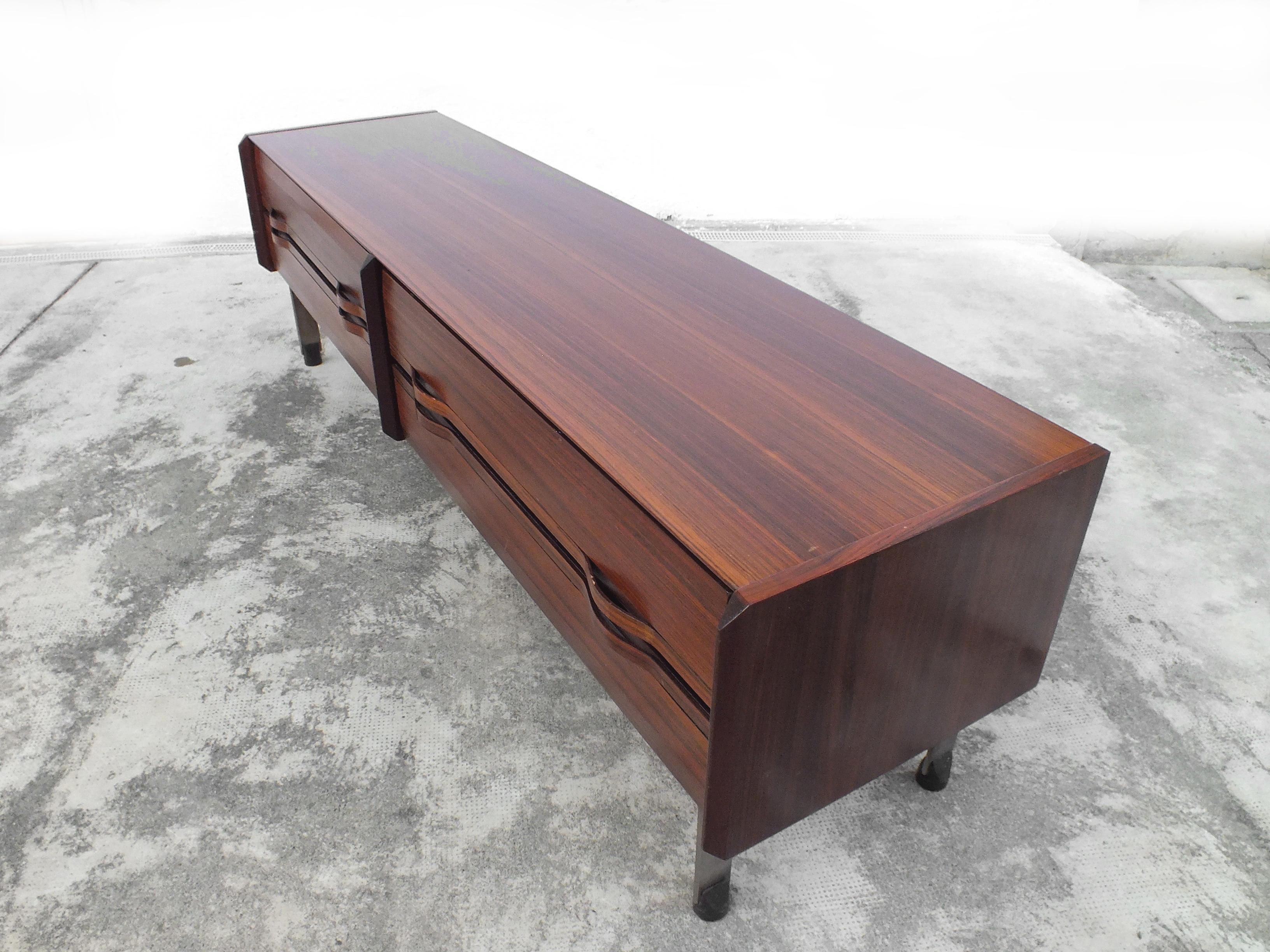 La Permanente meuble Cantu' Italy minimalist sideboard probable Frattini design  For Sale 5