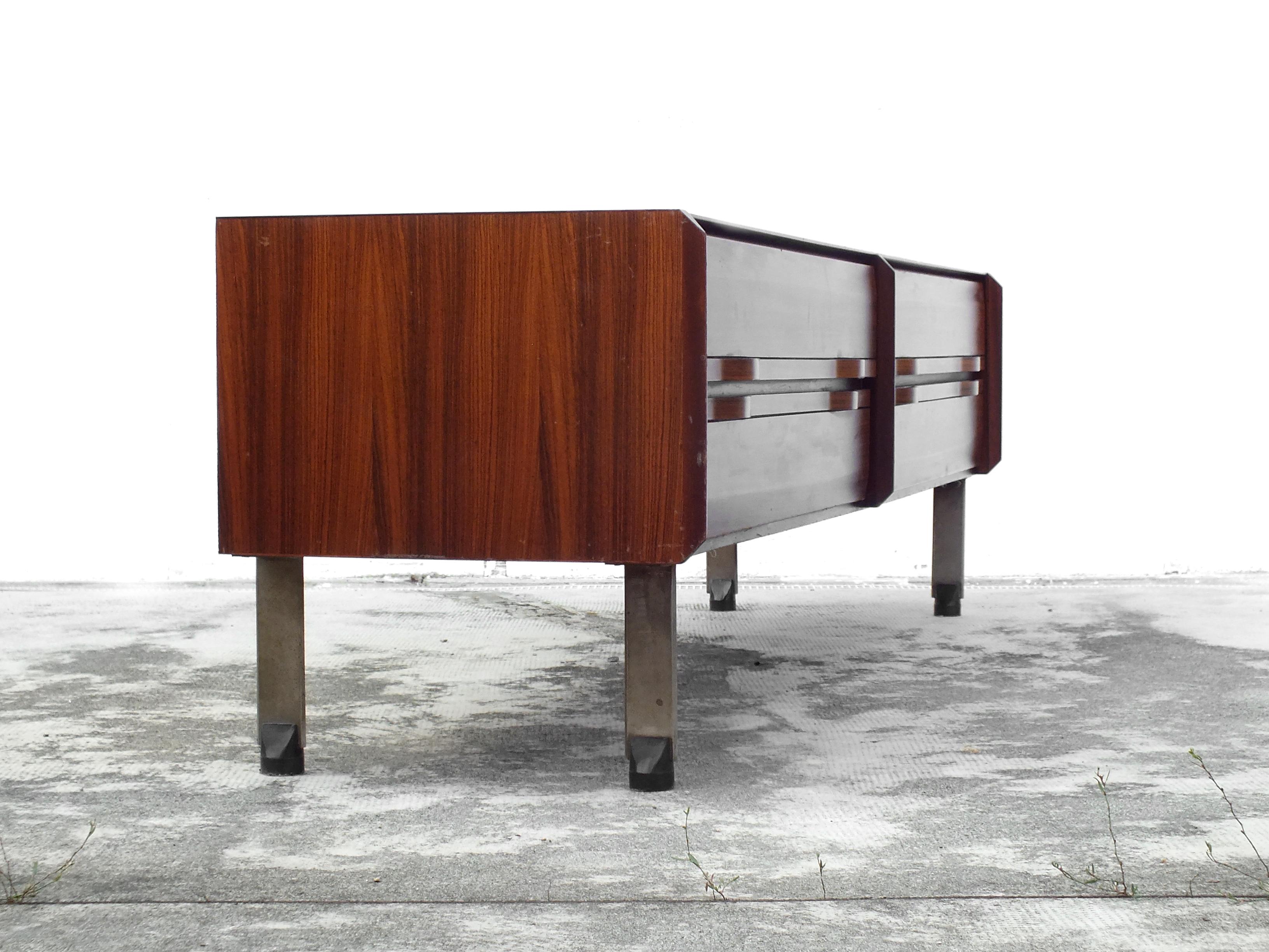 La Permanente meuble Cantu' Italy minimalist sideboard probable Frattini design  For Sale 9