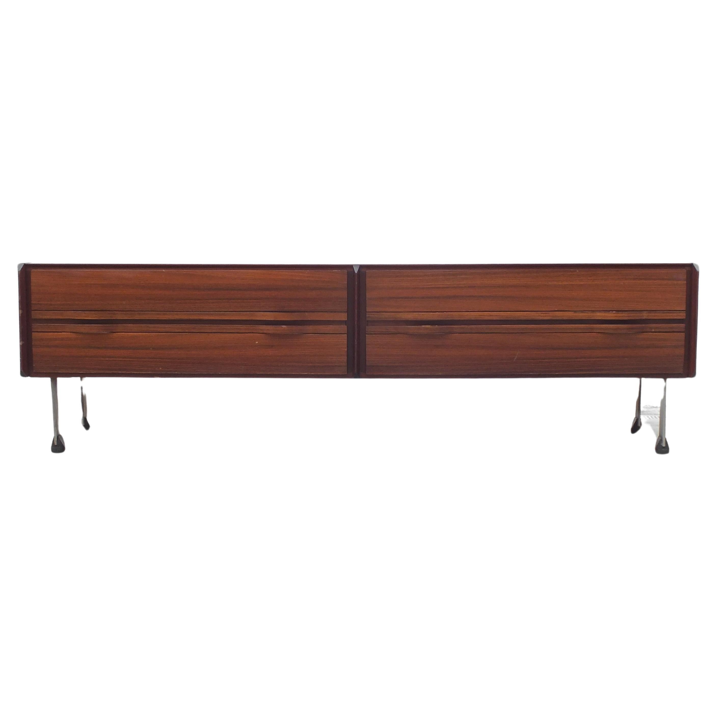 minimalistisches Sideboard „La Permanente meuble Cantu“ Italien, wahrscheinlich Frattini-Design  im Angebot