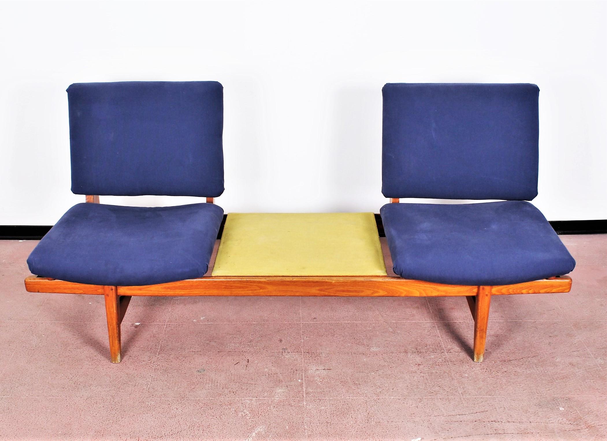 Very beautiful wood and yellow / blue fabric modular two-seater bench sofa with top. Attributed to La Permanente Mobili Cantù 1960s Italy
Wear consistent with age and use.