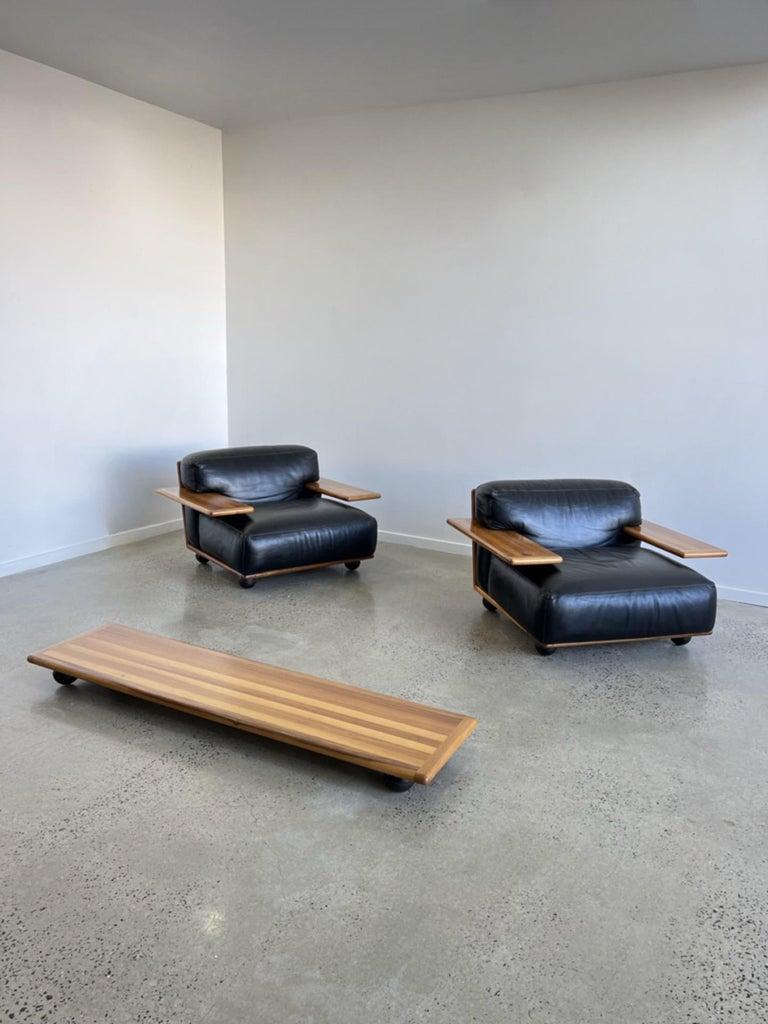 La Pianura Lounge Chairs and Coffee Table by Mario Bellini for Cassina For Sale 6