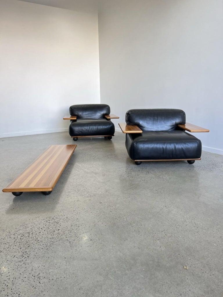 La Pianura Lounge Chairs and Coffee Table by Mario Bellini for Cassina For Sale 7