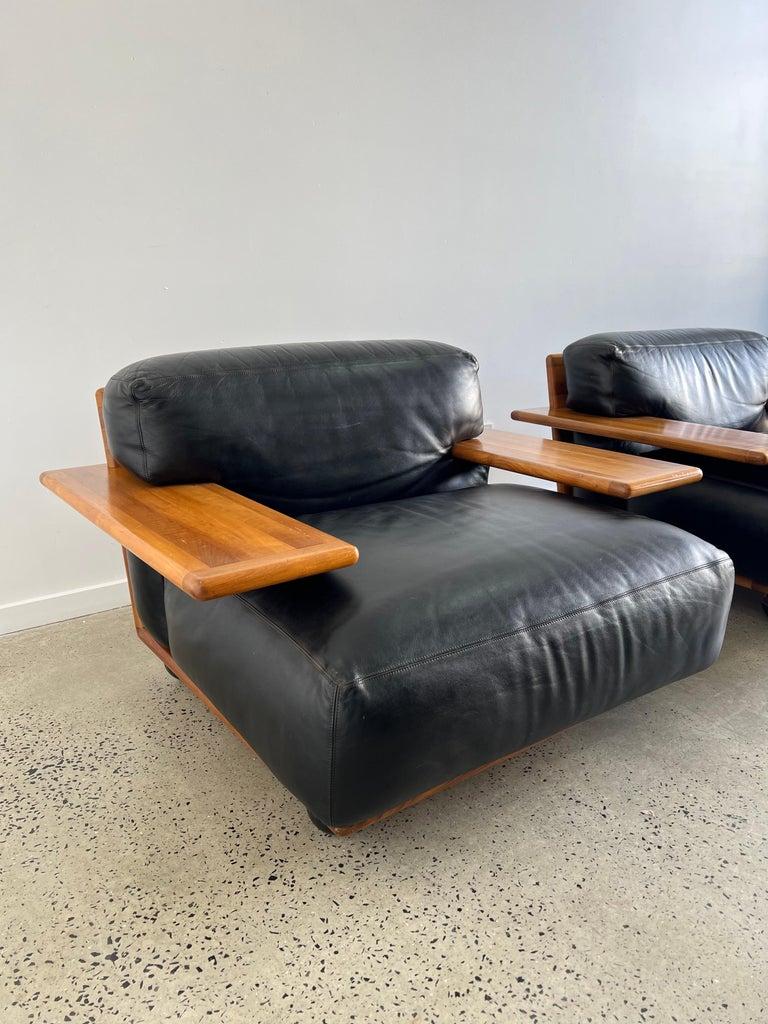 La Pianura Lounge Chairs and Coffee Table by Mario Bellini for Cassina For Sale 2