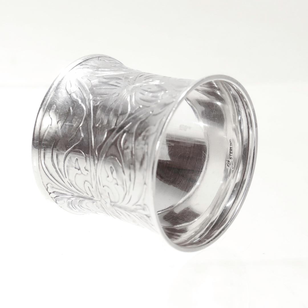 Servilletero La Pierre Art Nouveau de plata de ley grabada al ácido con el nombre 