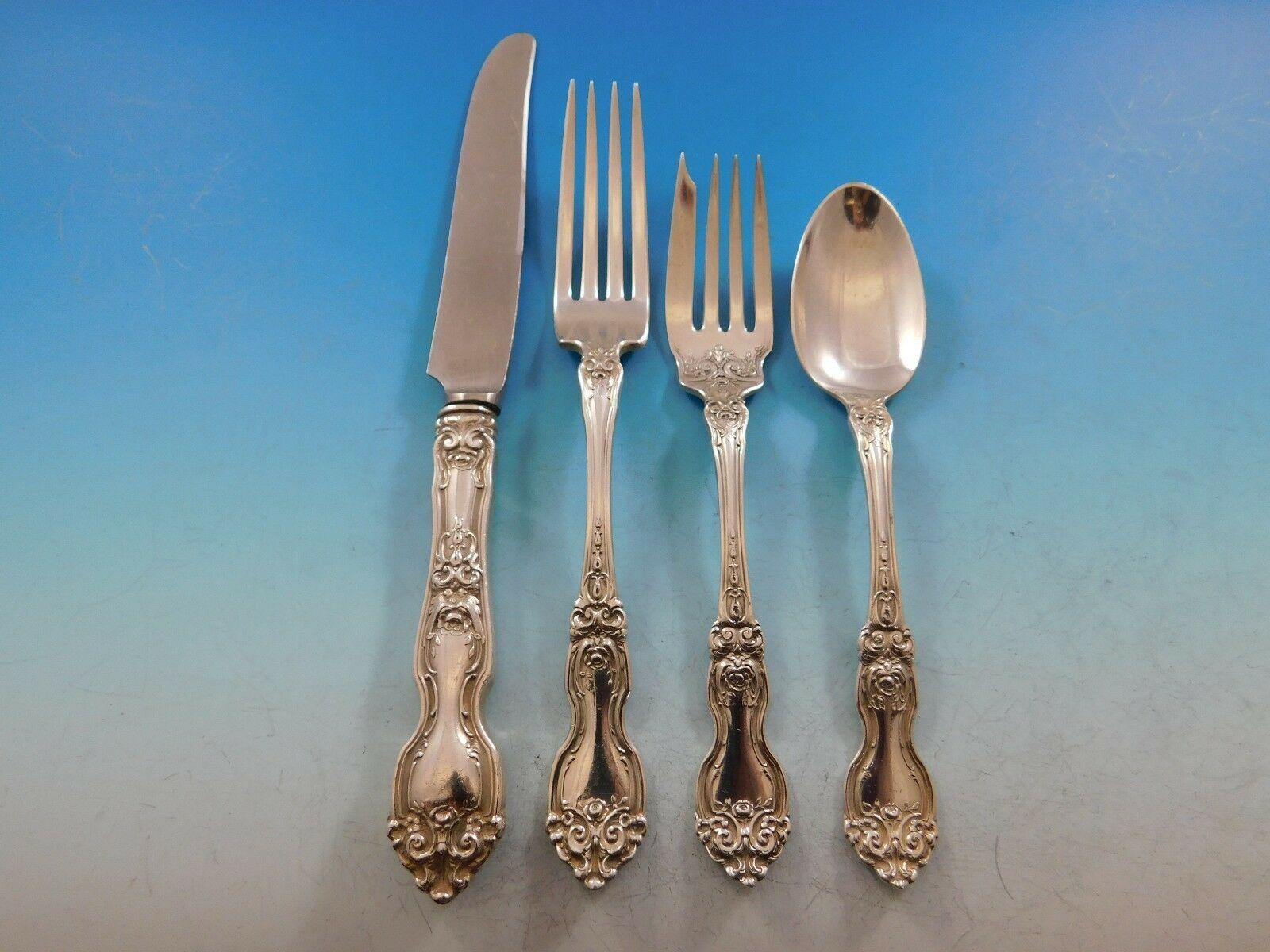 La Reine by Wallace Sterling Silver Flatware Set for 8 Service 40 Pieces In Excellent Condition For Sale In Big Bend, WI