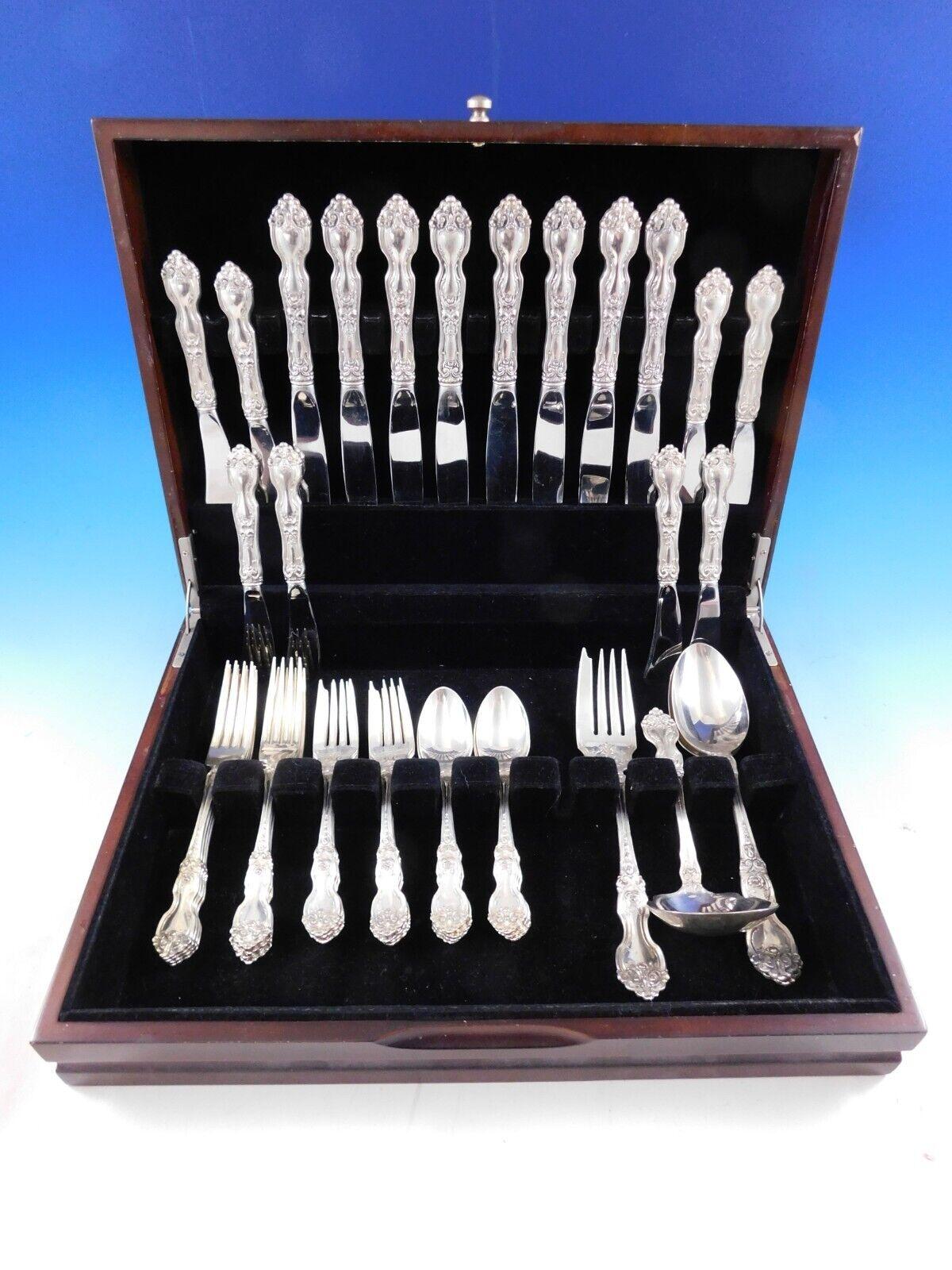 Heirloom quality La Reine by Wallace sterling silver Flatware set, 44 pieces. This set includes:

8 Knives, 9