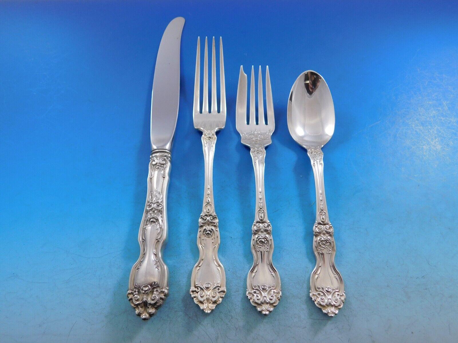 La Reine by Wallace Sterling Silver Flatware Set for 8 Service 44 Pieces In Excellent Condition For Sale In Big Bend, WI