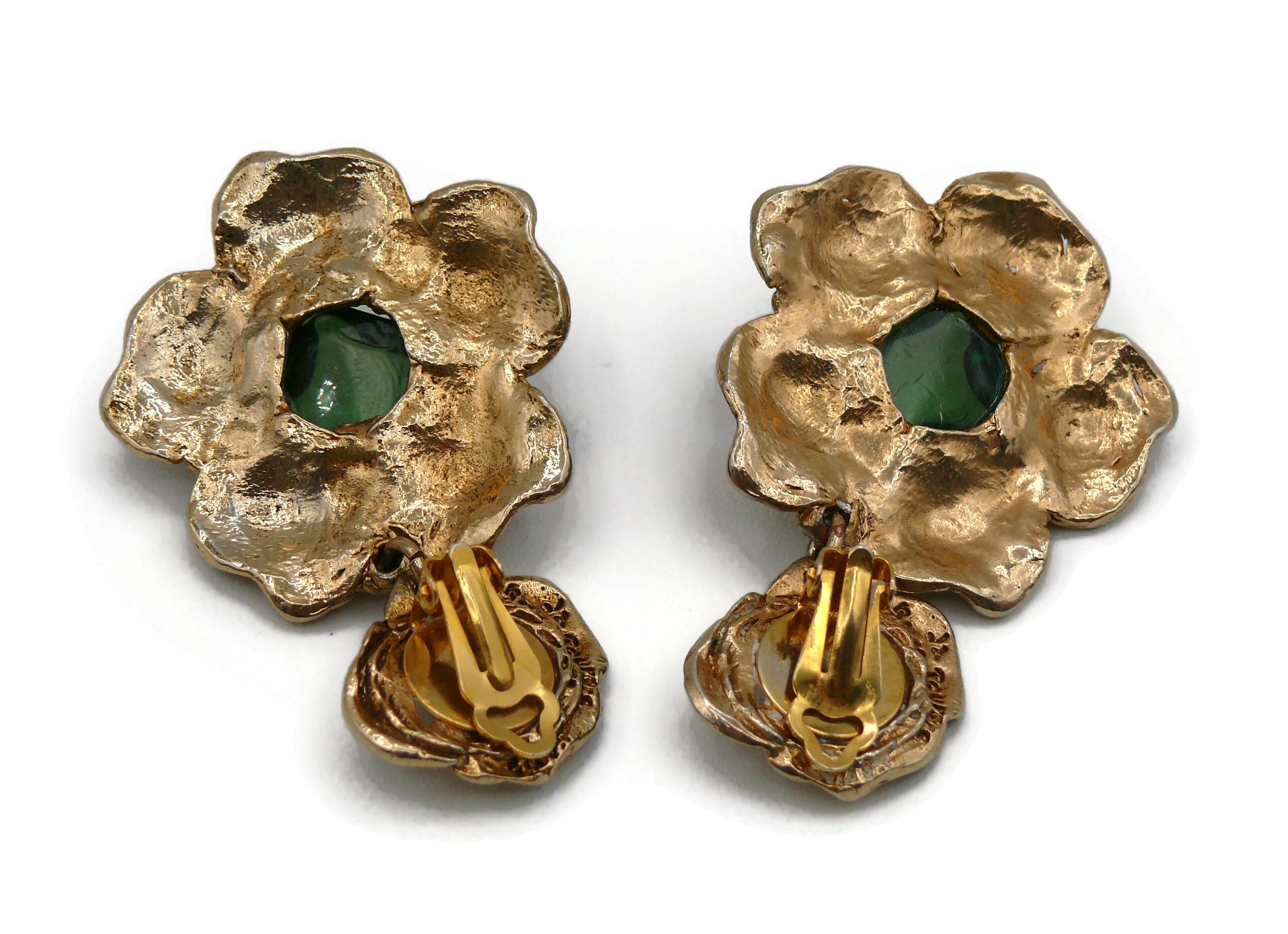 LA ROSE POURPRE Paris Vintage Gold Toned Floral Dangling Earrings For Sale 2