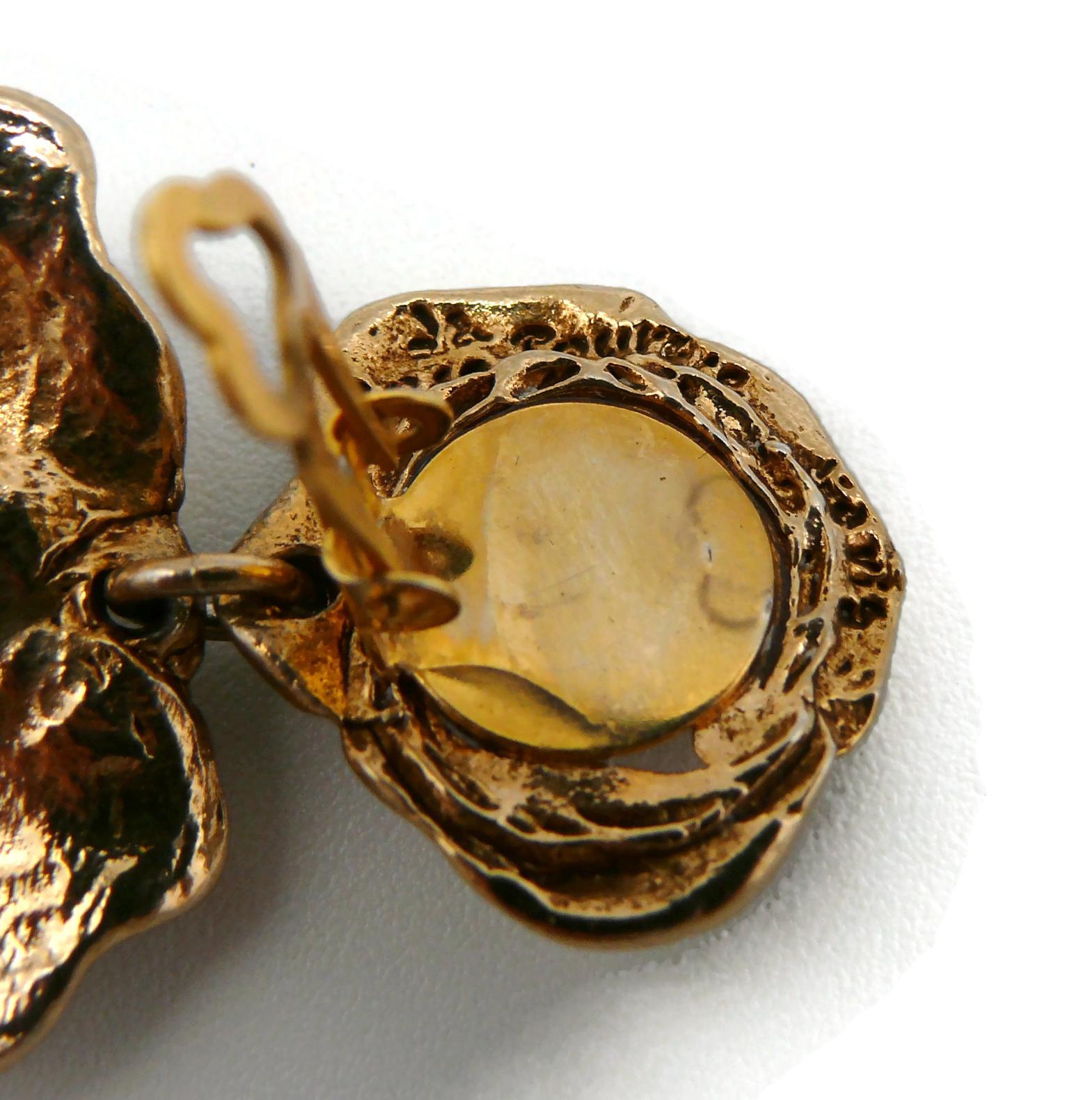 LA ROSE POURPRE Paris Vintage Gold Toned Floral Dangling Earrings For Sale 3