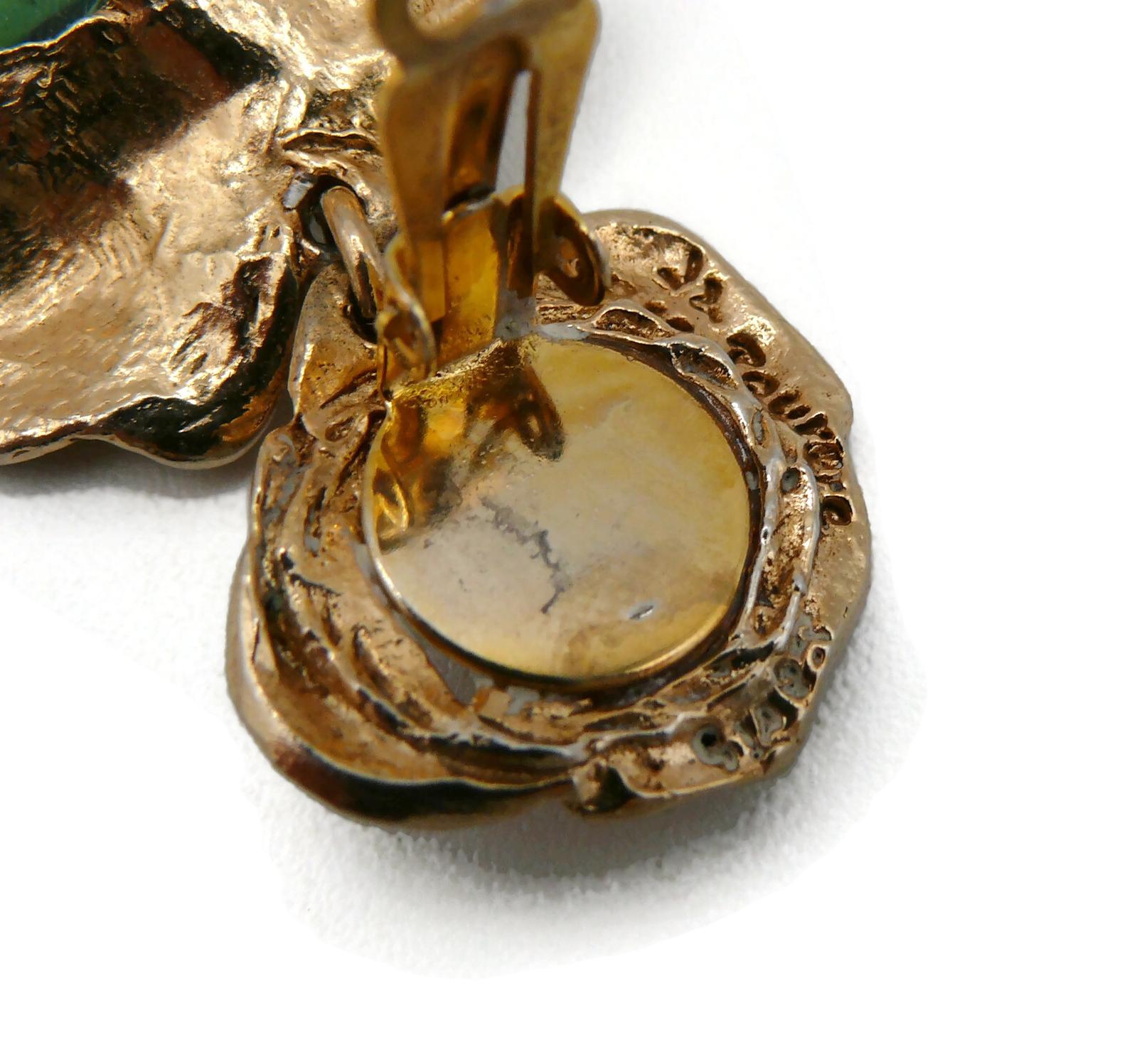 LA ROSE POURPRE Paris Vintage Gold Toned Floral Dangling Earrings For Sale 4
