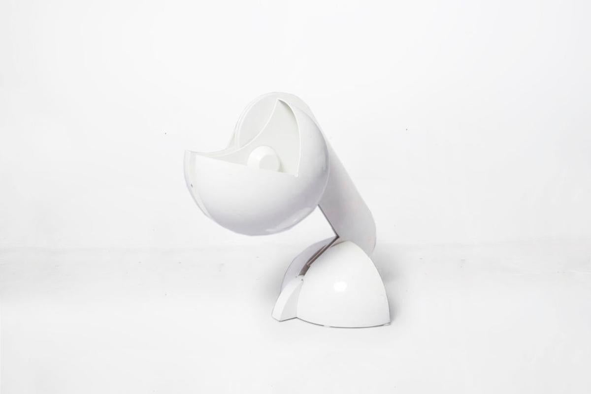 Gae Aulenti 

Table lamp model “La Ruspa”
Manufactured by Martinelli Luce
Italy, 1968
White enameled metal.

Measurements:
30 cm diameter x 58 cm height.
11.82 in diameter x 12.84 in height.